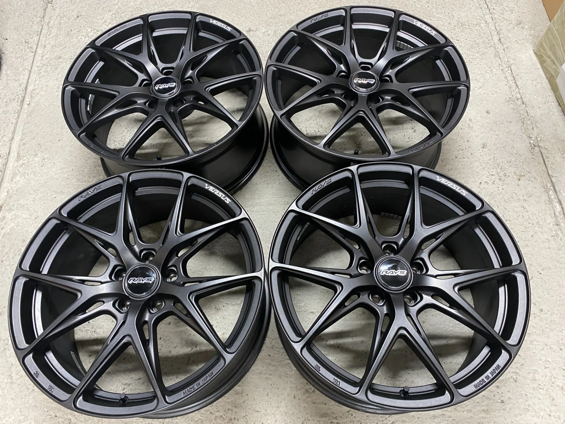 Rays Versus VV21S 19'' 8,5J ЕТ+44 PCD 5*112 Face 1 - миниатюра 2