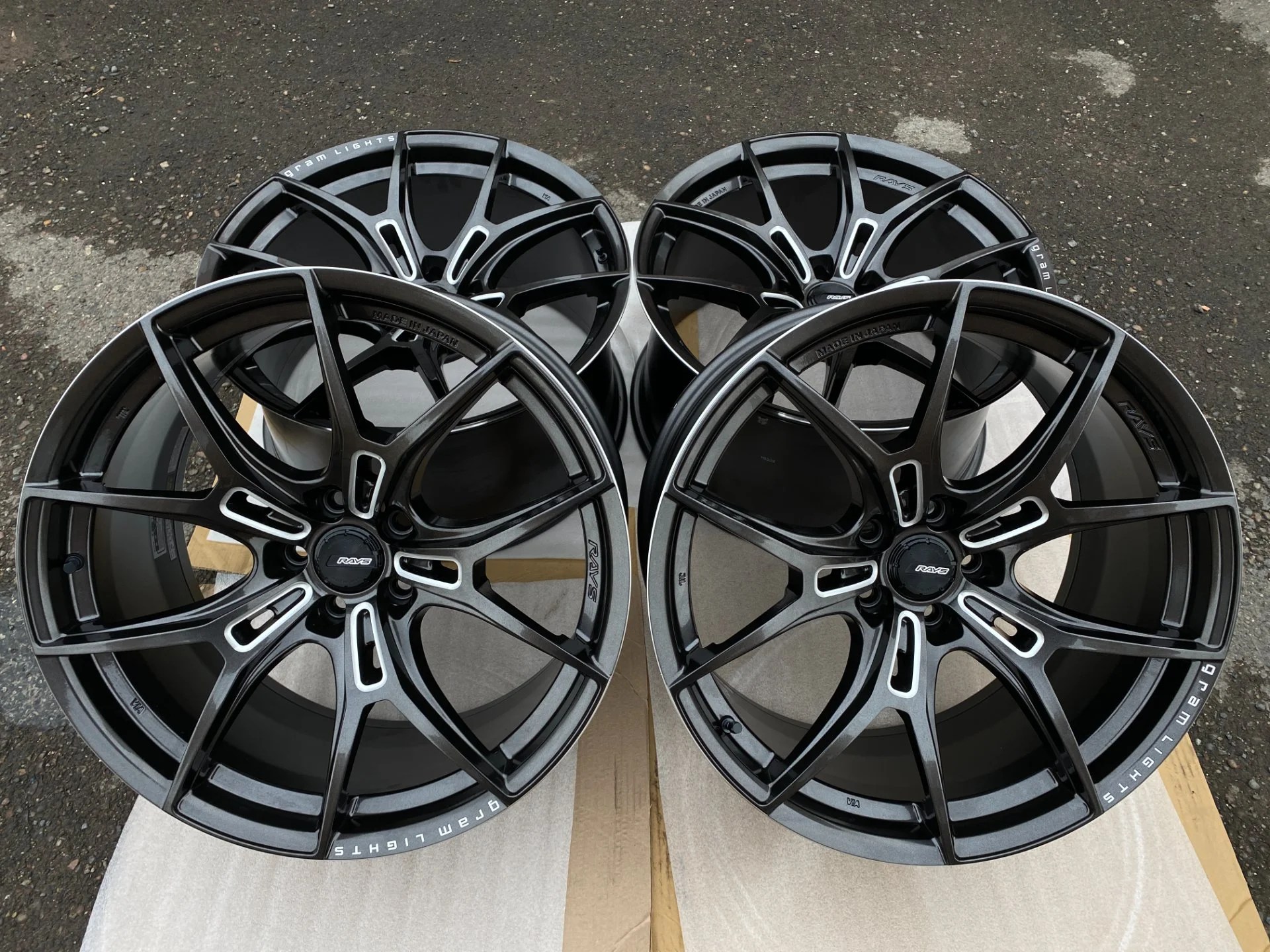 New Rays GramLights 57FXZ 20'' 10,5J ET+34 PCD 5*112 AAC Color