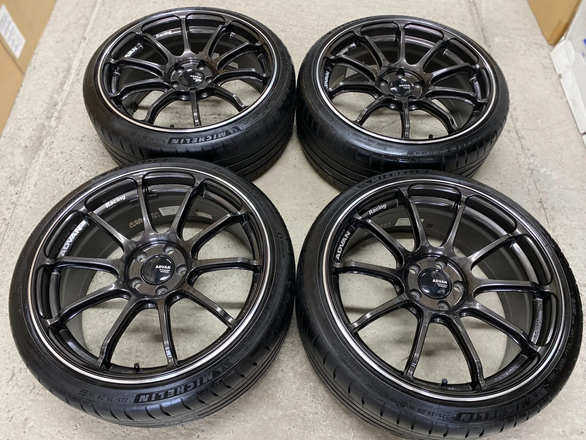 Yokohama Advan Racing RS3 19'' 8.5J ET+45 PCD 5*112 GTR Face - миниатюра 4