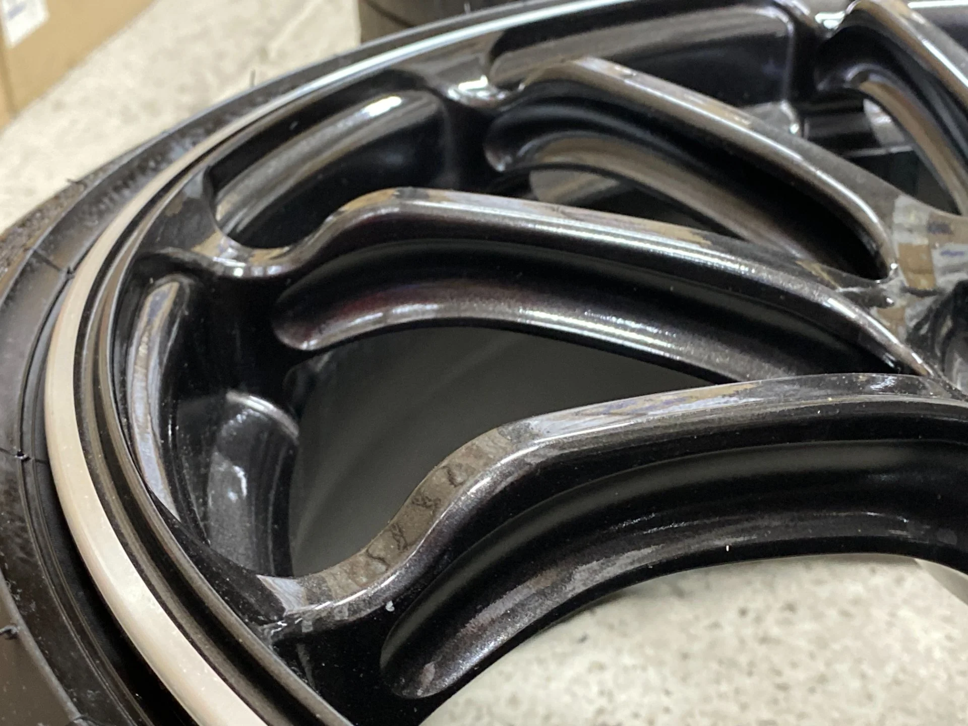 Yokohama Advan Racing RS3 19'' 8.5J ET+45 PCD 5*112 GTR Face - миниатюра 6