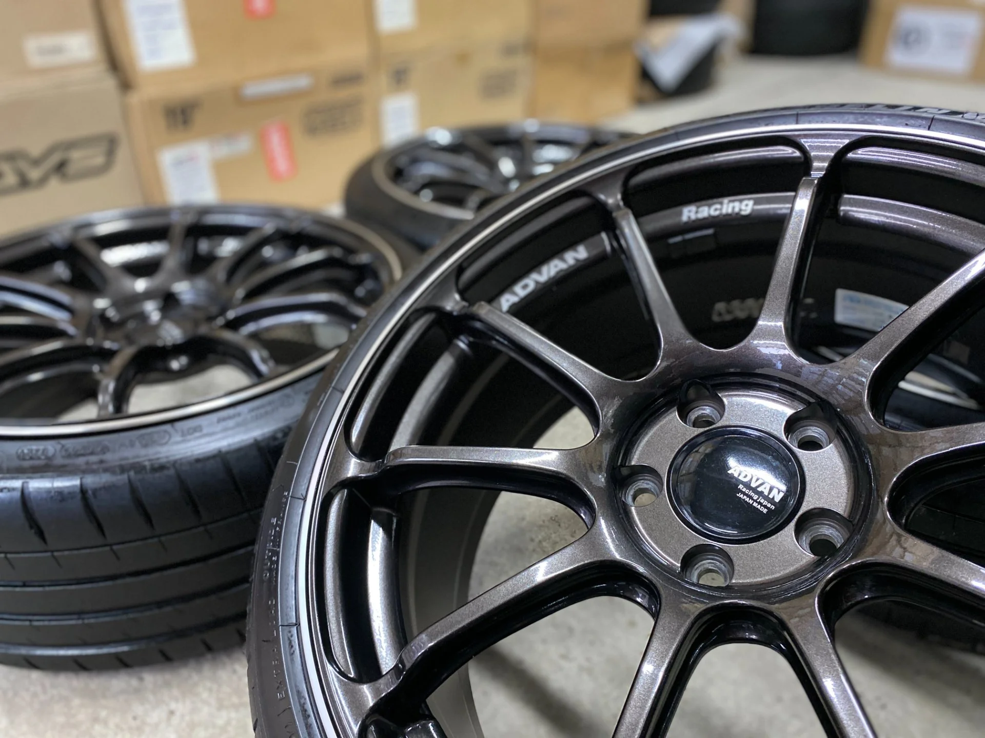 Yokohama Advan Racing RS3 19'' 8.5J ET+45 PCD 5*112 GTR Face - миниатюра 8