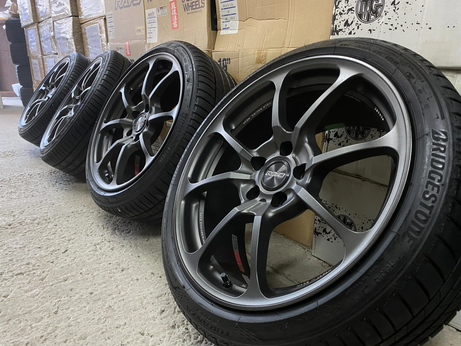 Rays Volk Racing NE24 18'' 8.5J ET+45 5*112 Face 2 - миниатюра 3
