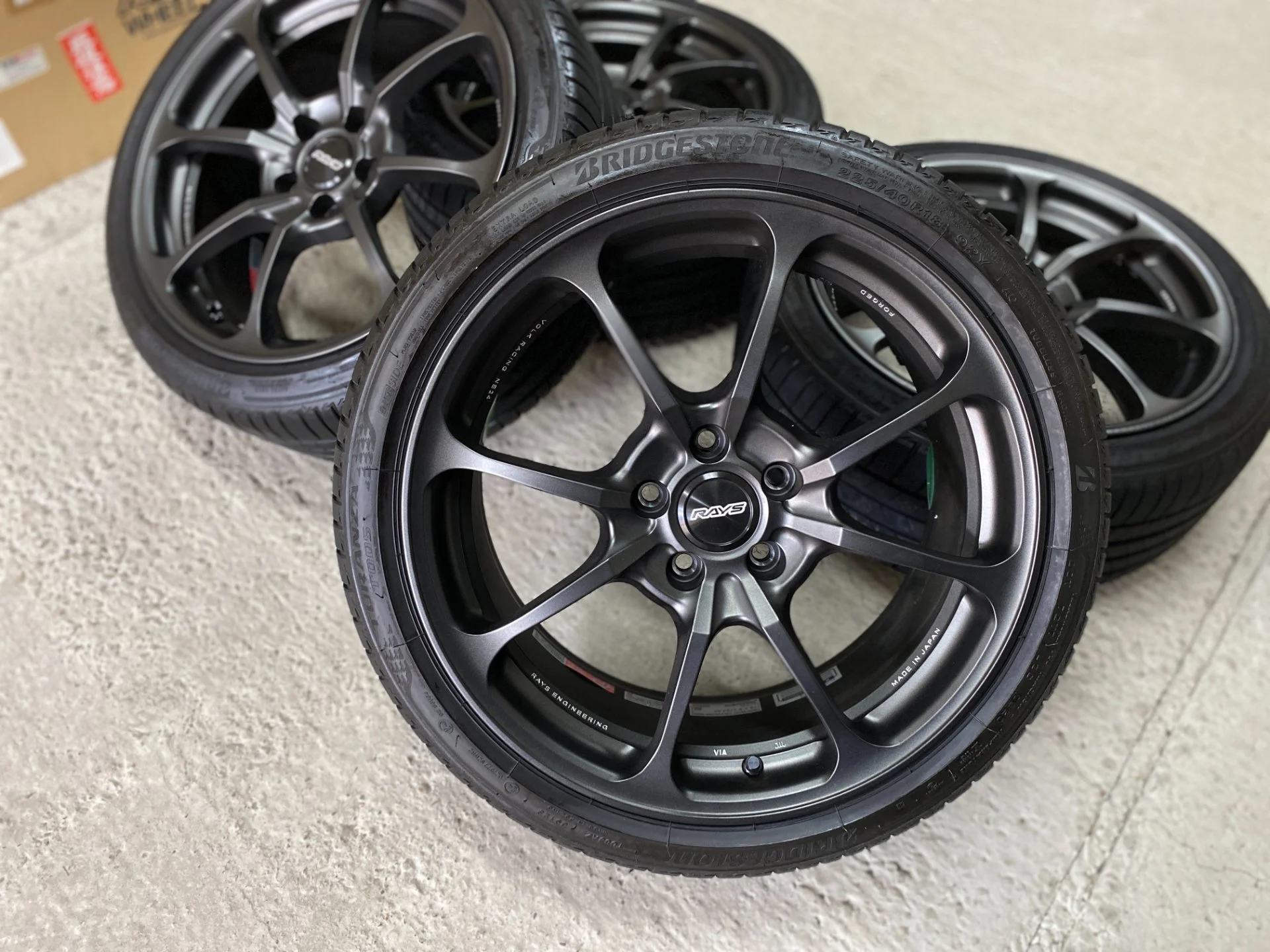 Rays Volk Racing NE24 18'' 8.5J ET+45 5*112 Face 2 - миниатюра 9