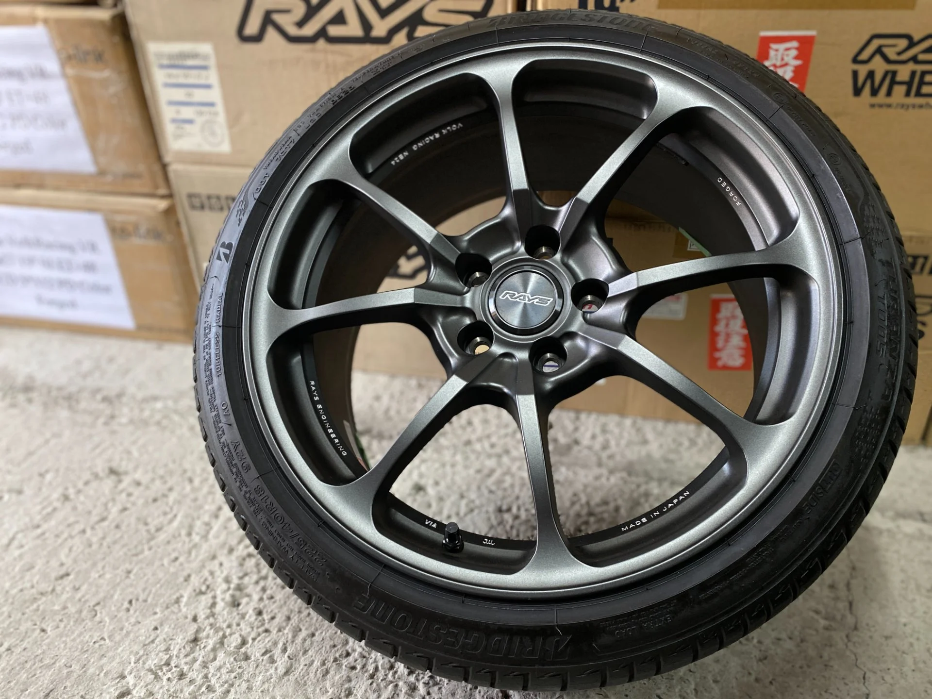 Rays Volk Racing NE24 18'' 8.5J ET+45 5*112 Face 2 - миниатюра 10