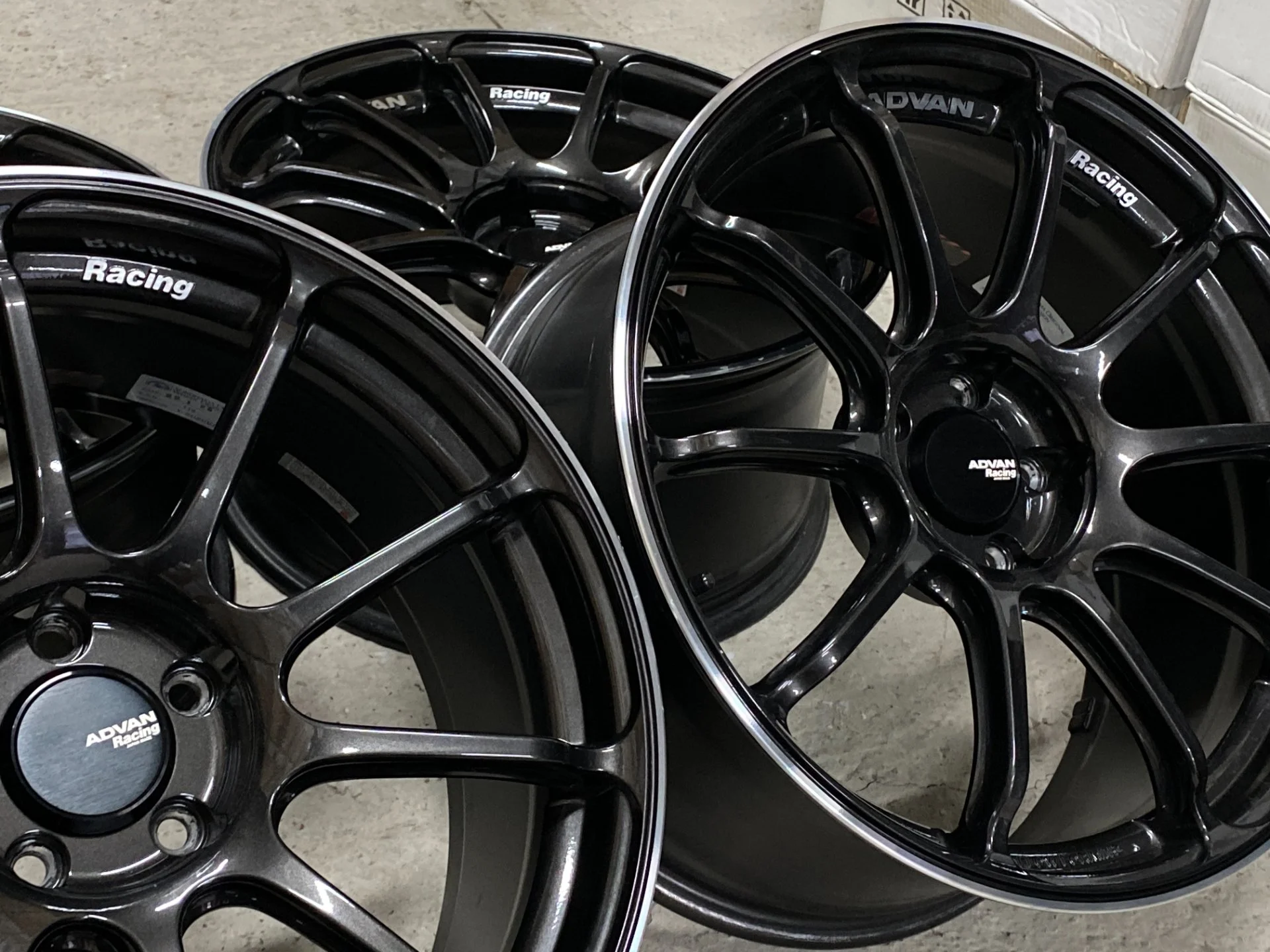 Yokohama Advan Racing RS3 RSIII 19'' 9.5J +38 5*112 GTR Face - миниатюра 2