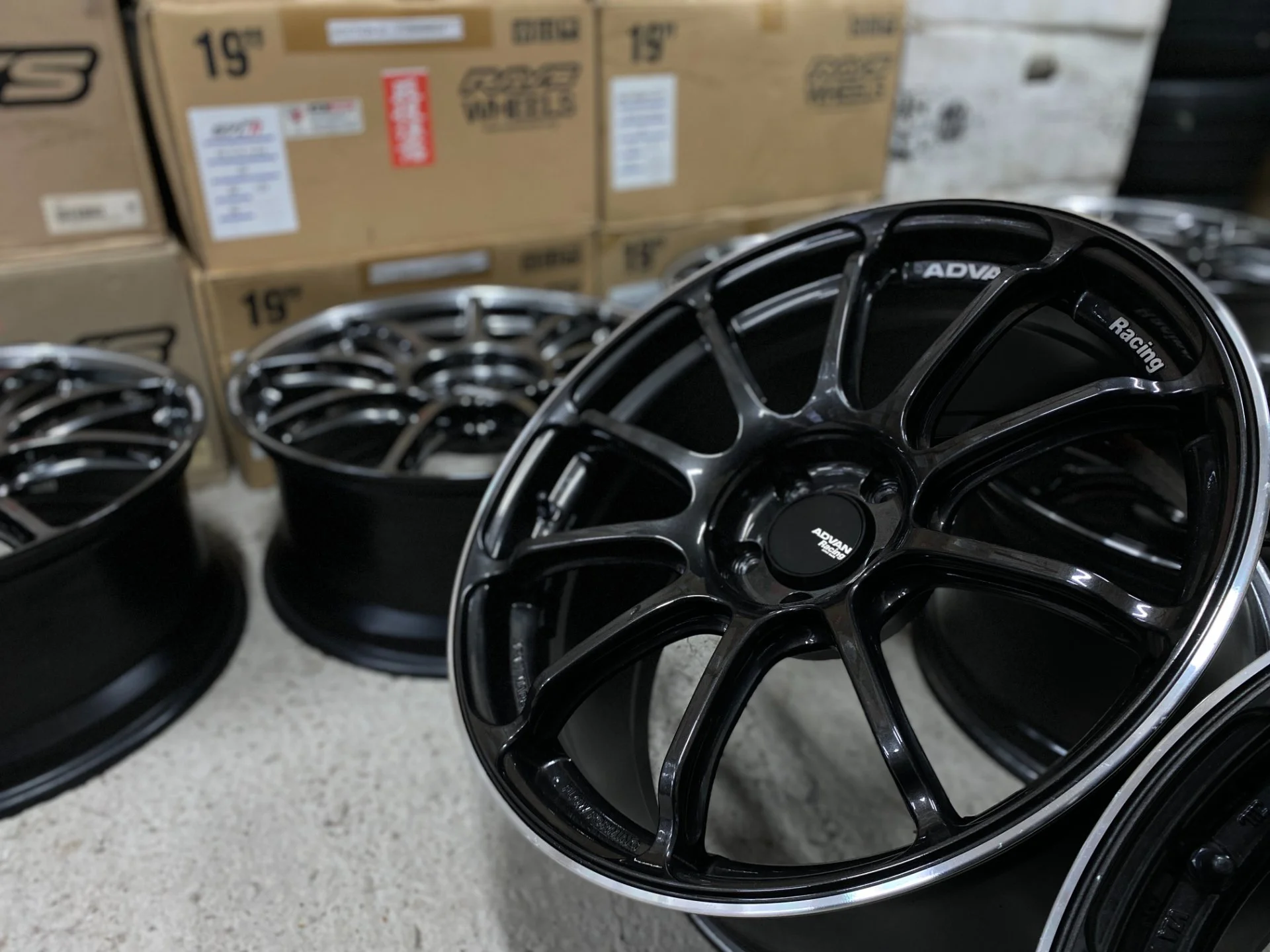 Yokohama Advan Racing RS3 RSIII 19'' 9.5J +38 5*112 GTR Face - миниатюра 3