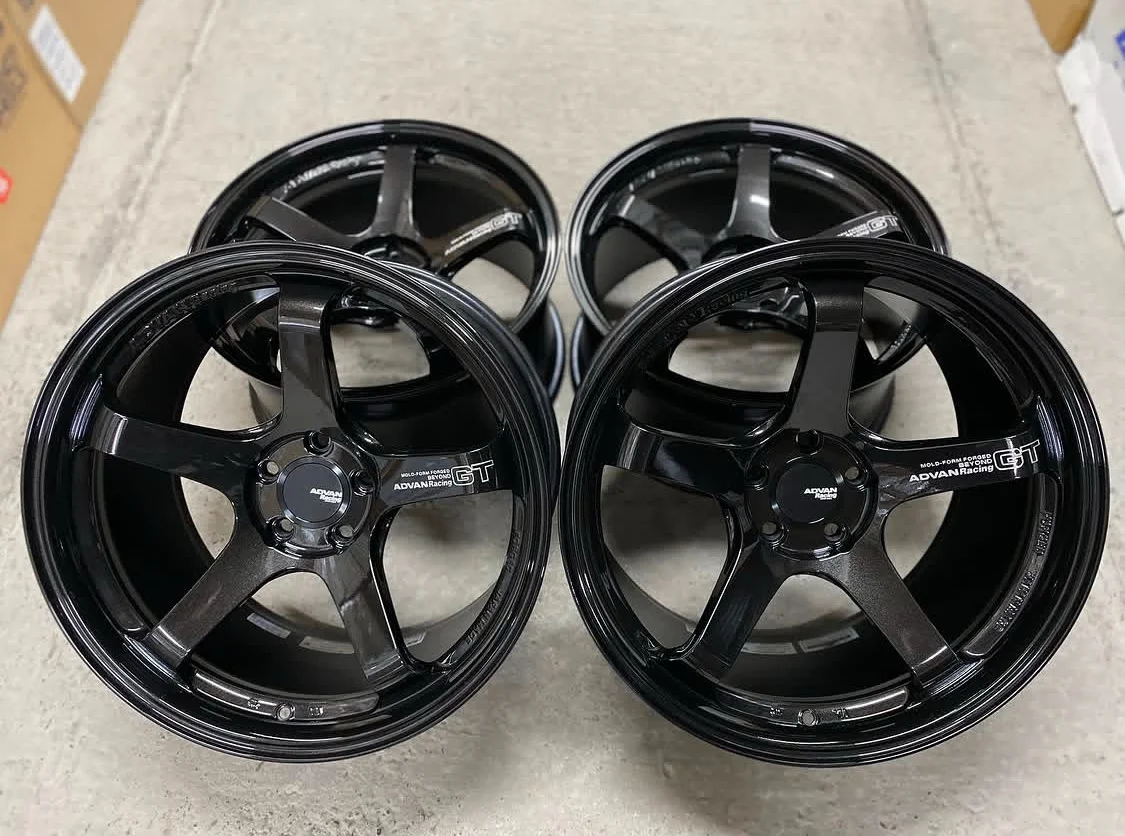 Yokohama Advan Racing GT Beyond 19'' 9.5J +25/10.5J +32 5*112 Forged
