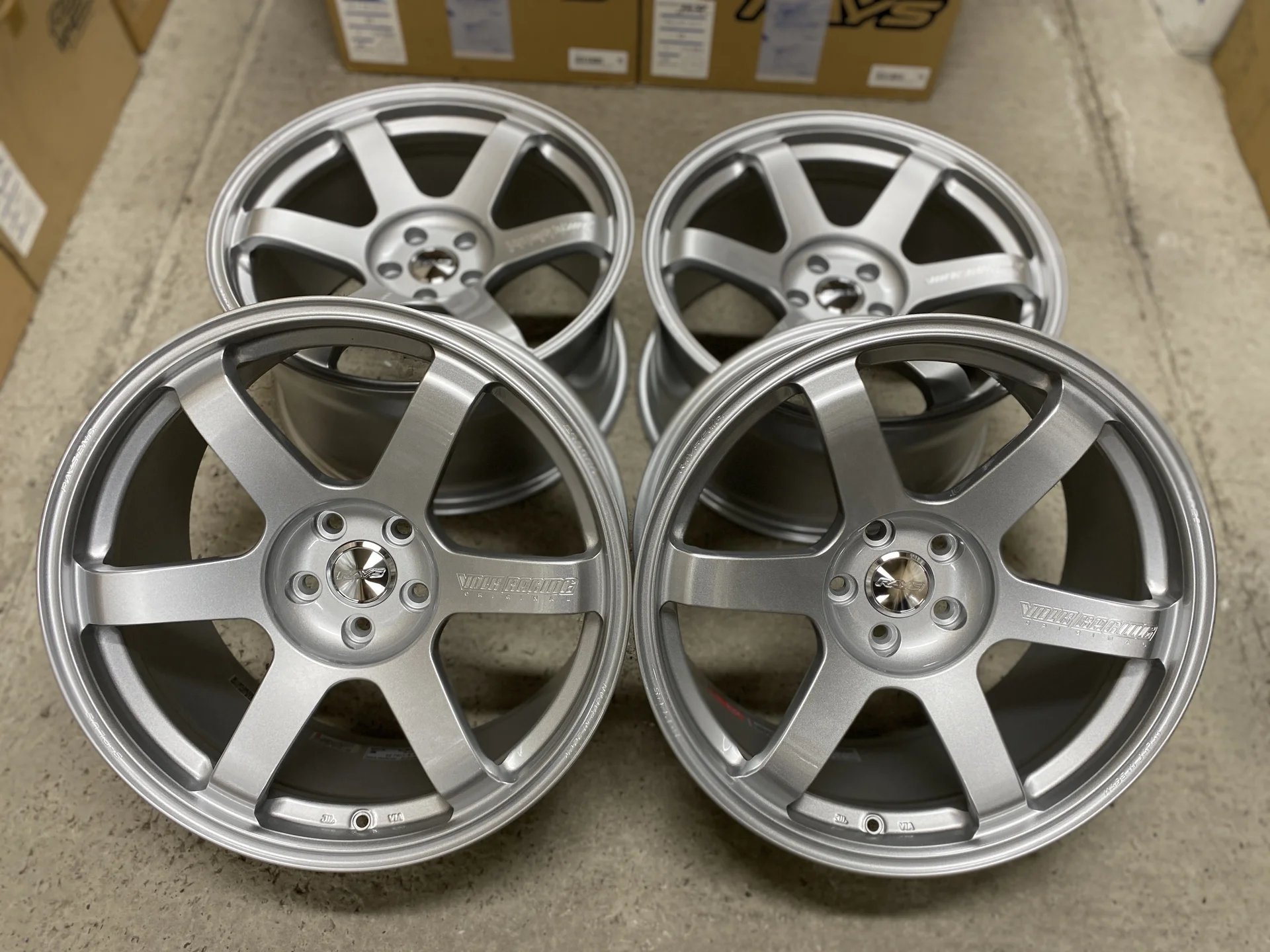 Rays Volk Racing TE37 Saga S-plus 19'' 9.5J +25/10.5J +33 5*112 DS