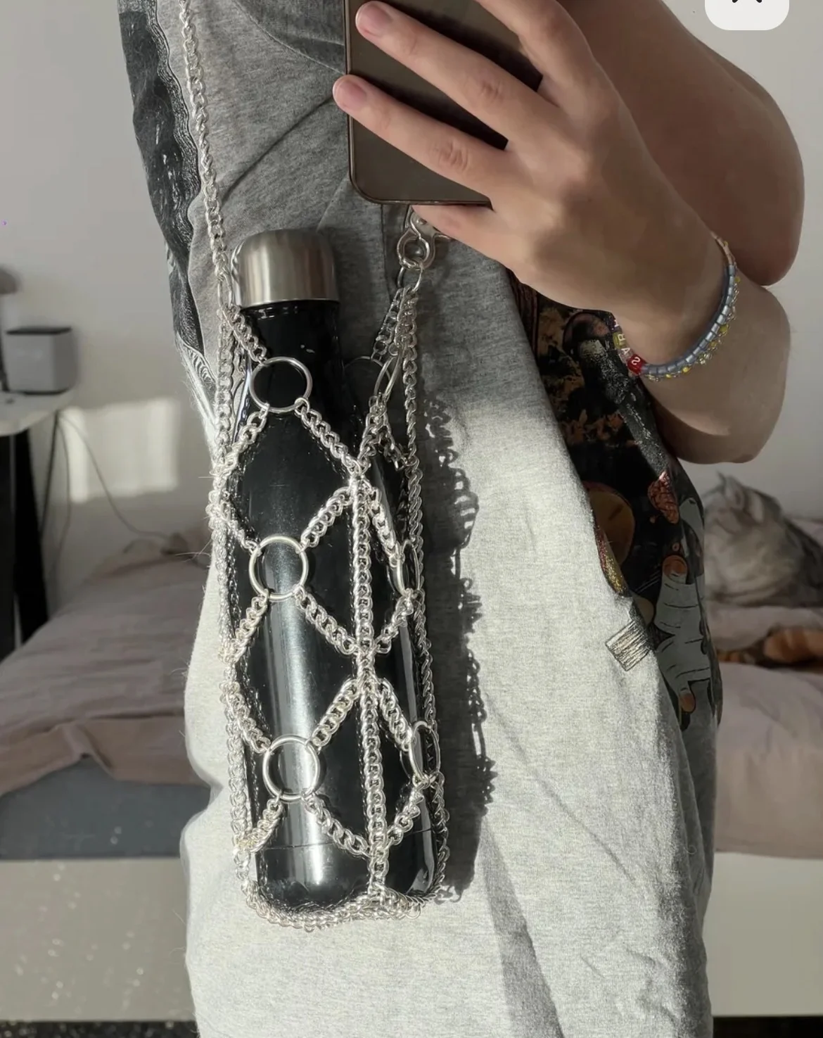 Сумка Asos из цепей с бутылкой для воды - миниатюра 3