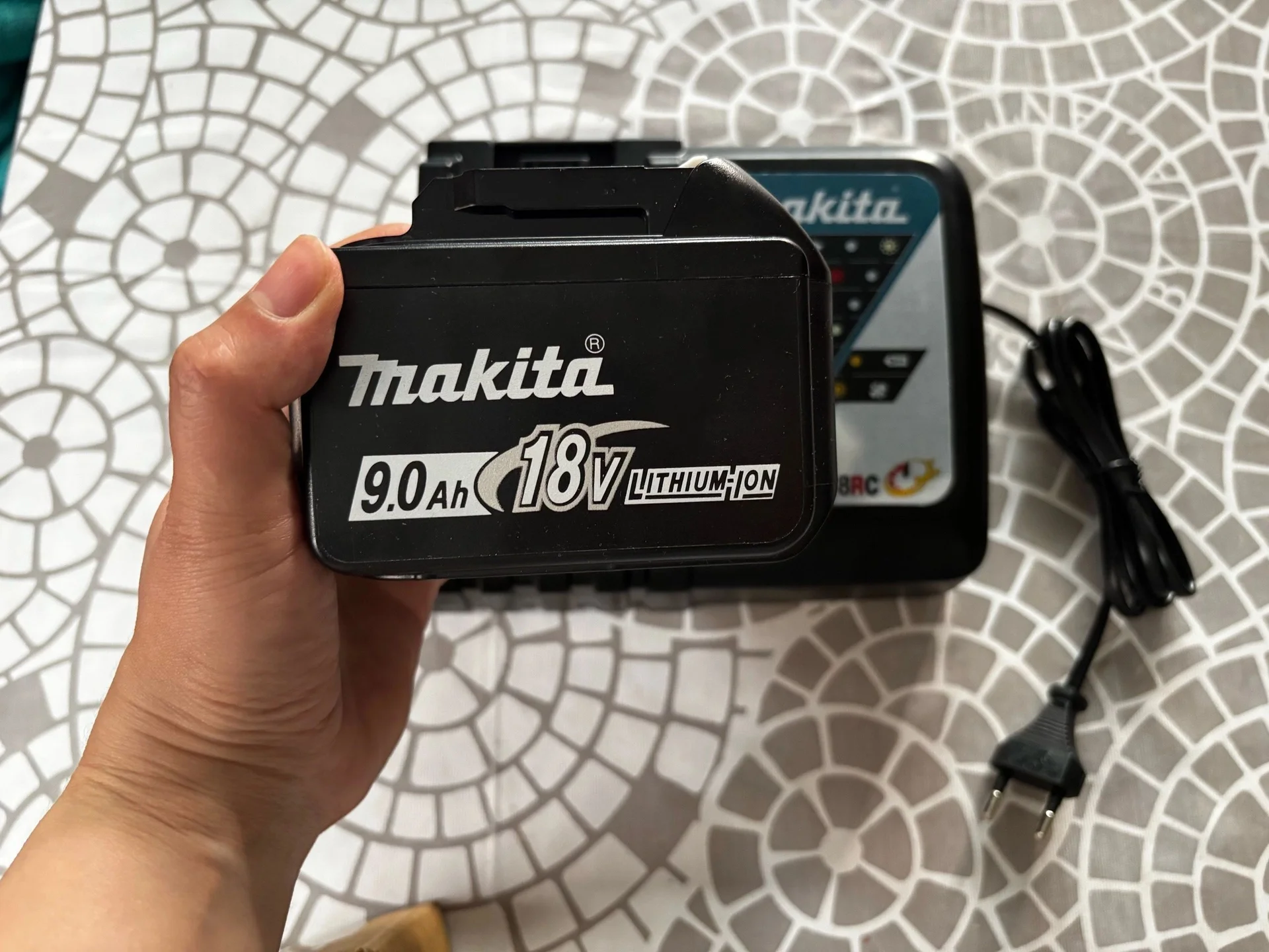 Быстрое зарядное устройство Makita DC18RC 18B LXT - миниатюра 2