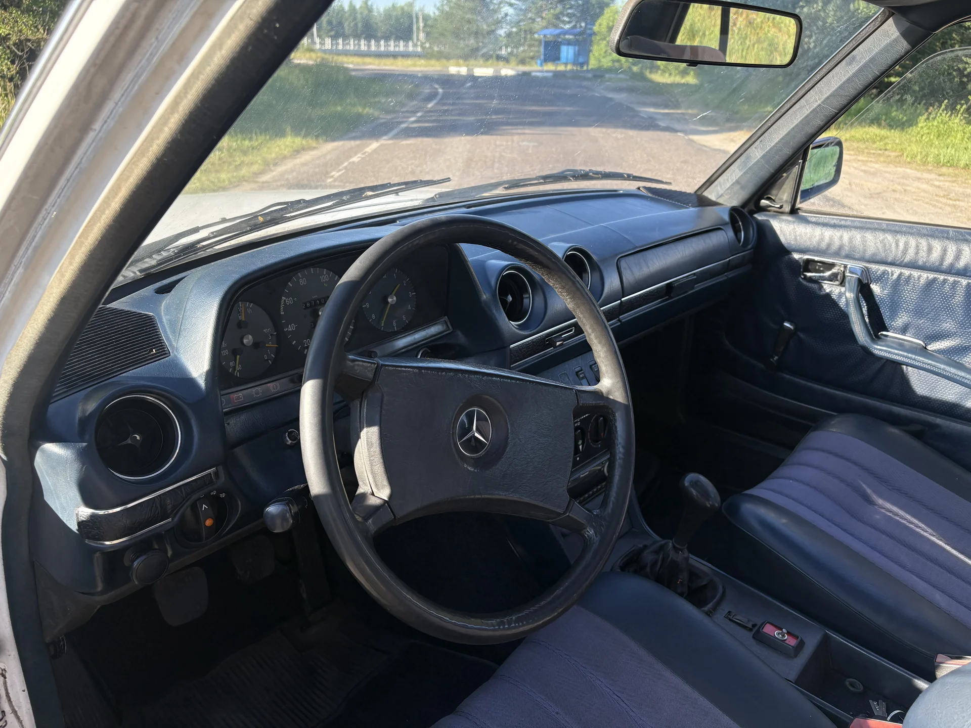 Mercedes W123 - миниатюра 7