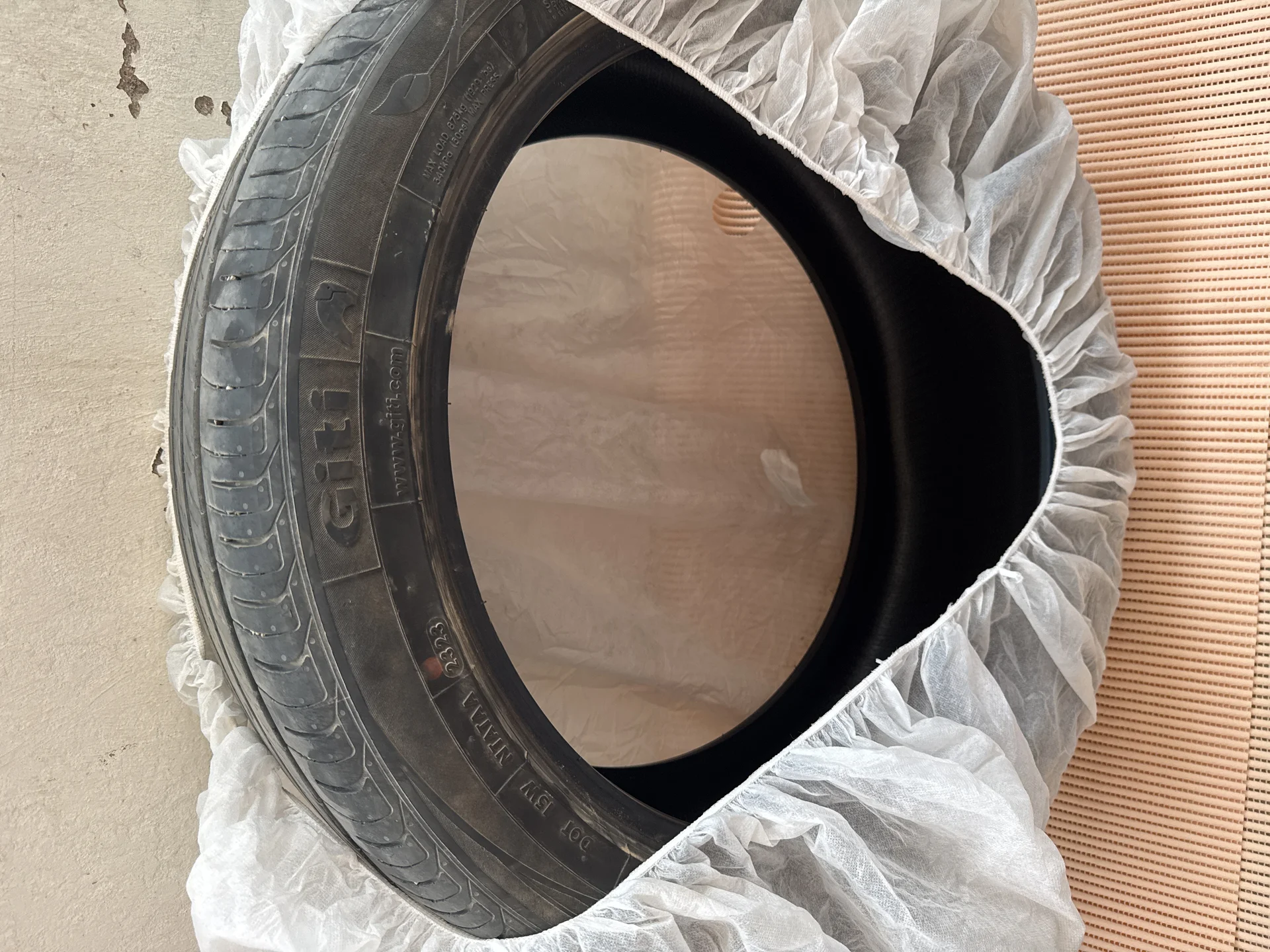 Шины Giti 245/45/20 - миниатюра 3