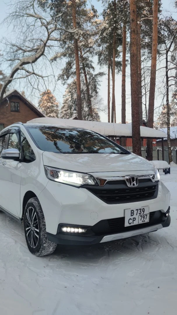 Honda Freed + 4WD 2020 - миниатюра 2