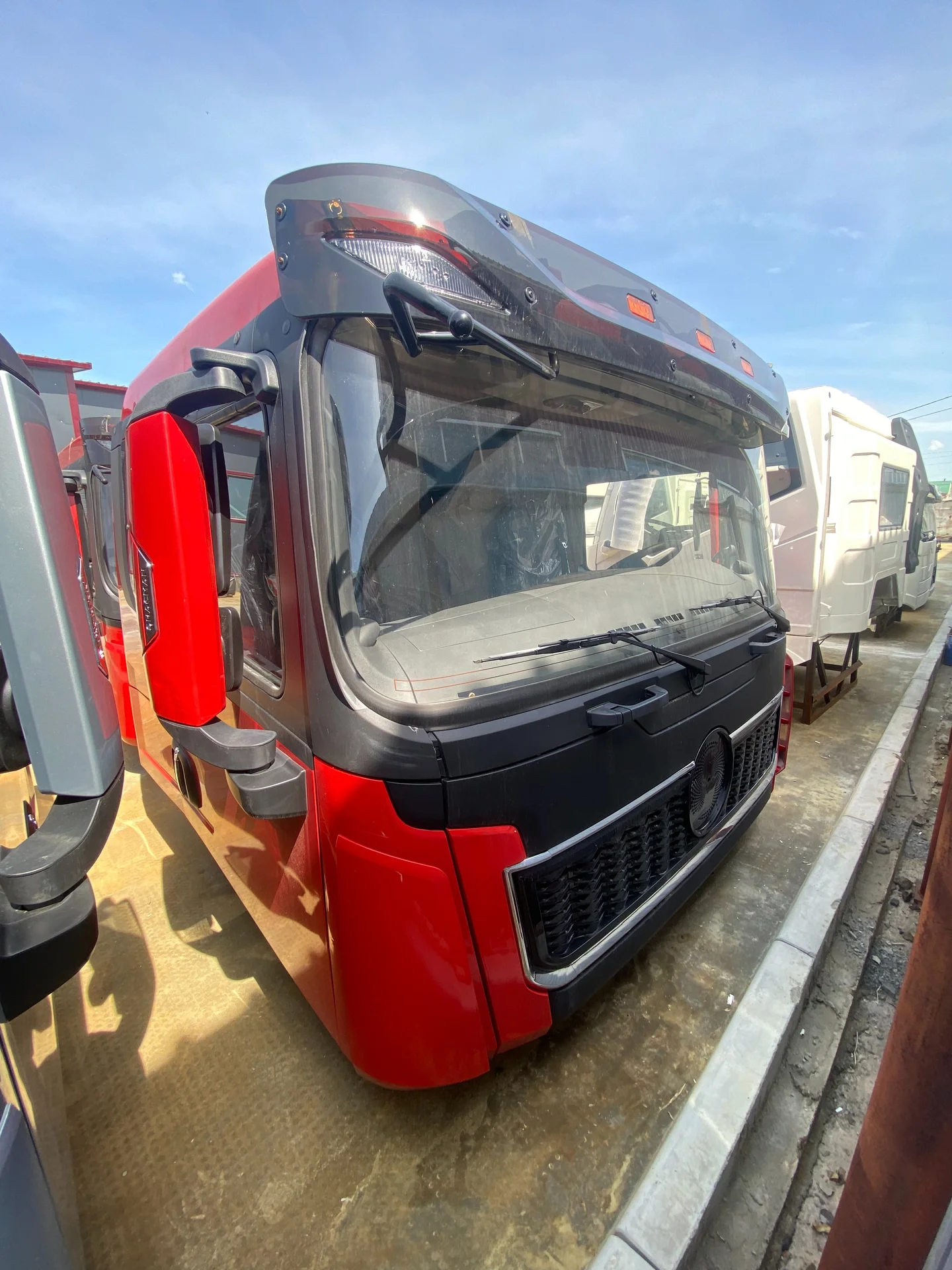 Кабина Красная X5000 (X3000 рестайлинг) - миниатюра 3