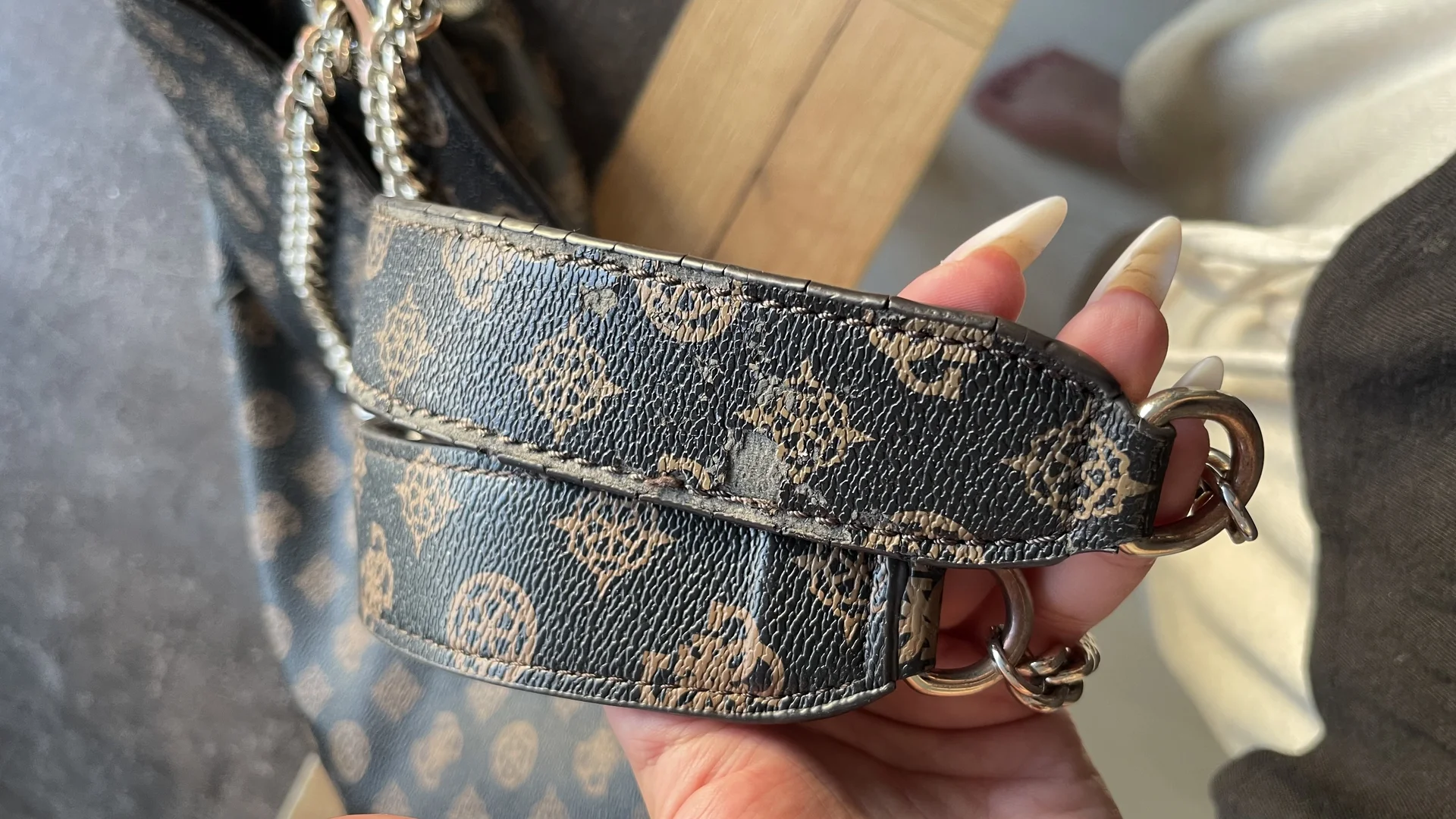 Сумка GUESS - миниатюра 3