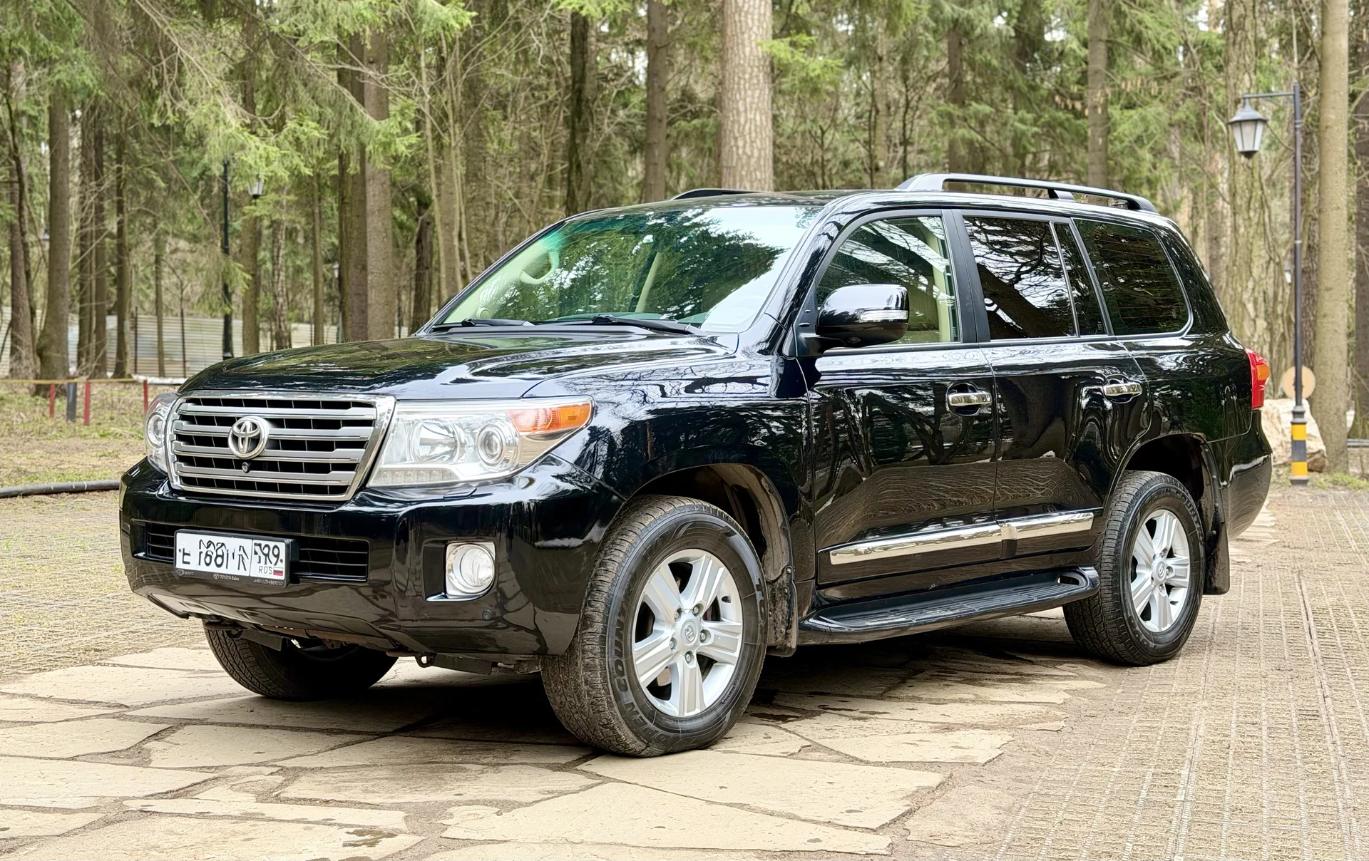 Toyota Land Cruiser 200 1-рестайлинг - миниатюра 2