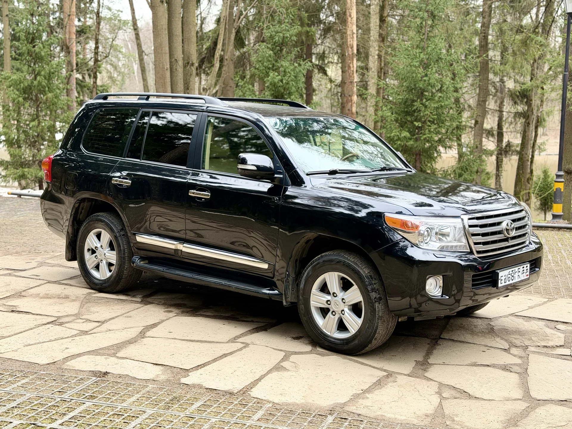 Toyota Land Cruiser 200 1-рестайлинг - миниатюра 5