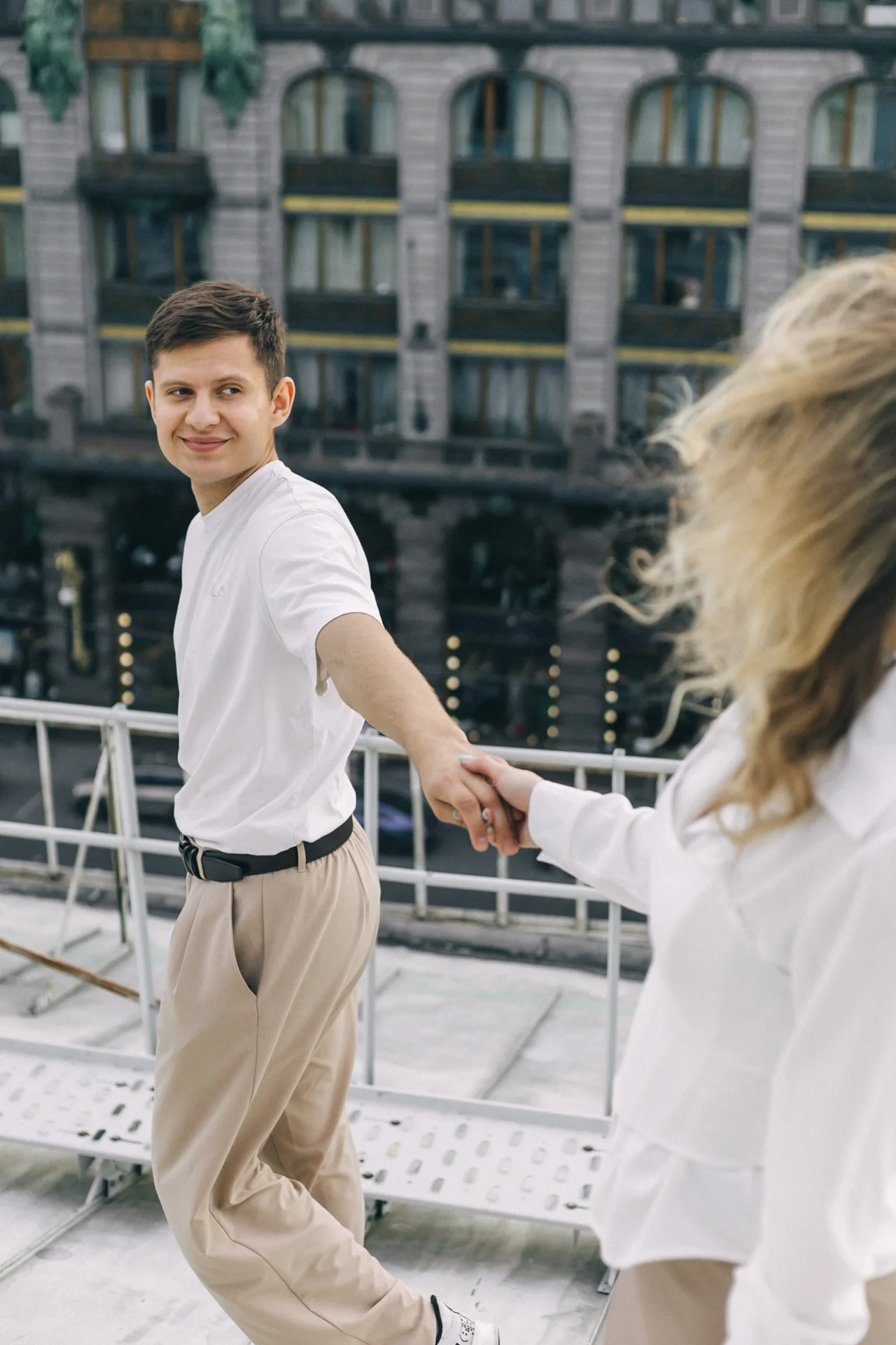 Лавстори фотосессия для пар в Санкт-Петербурге - миниатюра 4