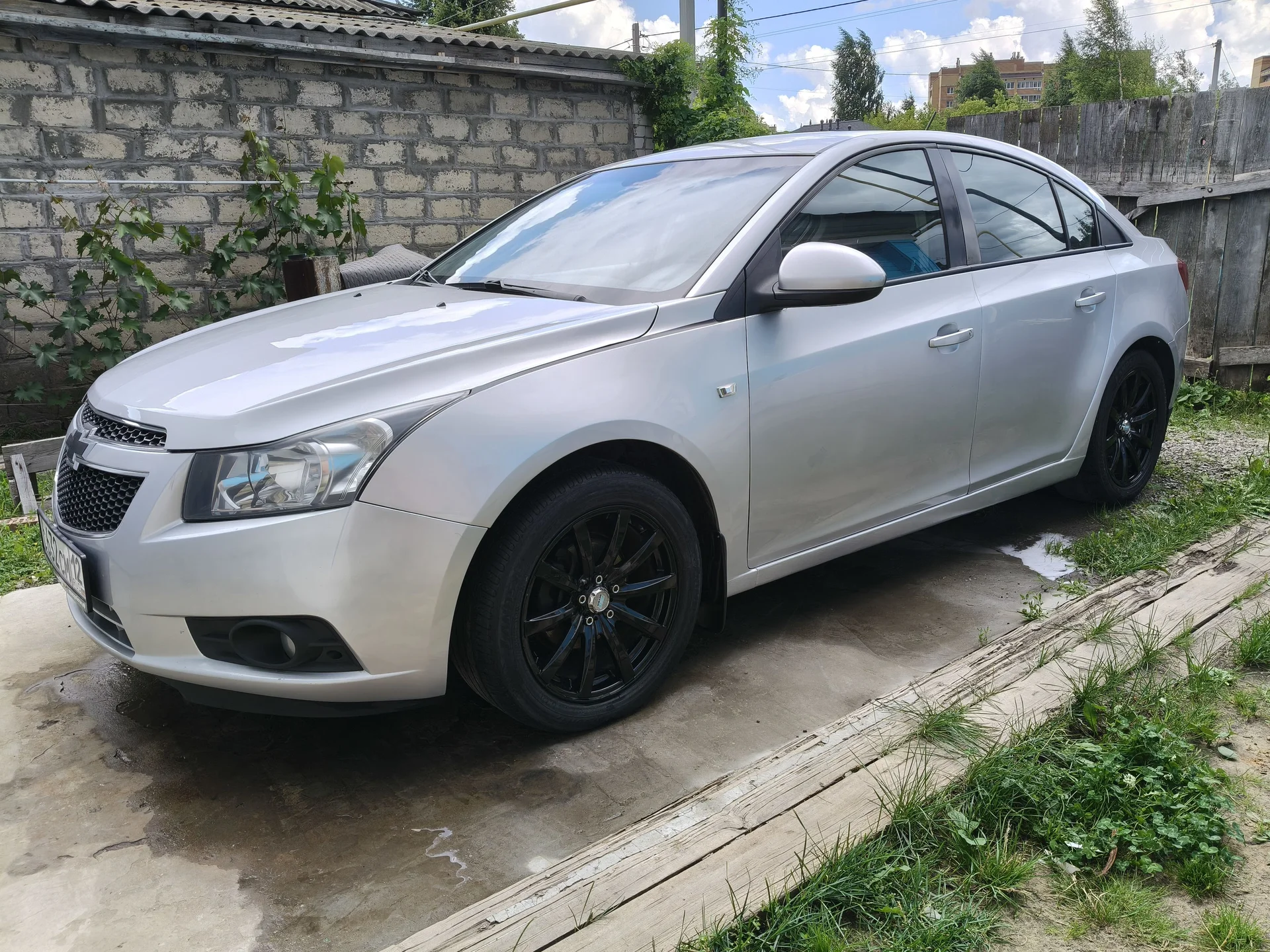 Автомобиль Chevrolet Cruze - изображение 1