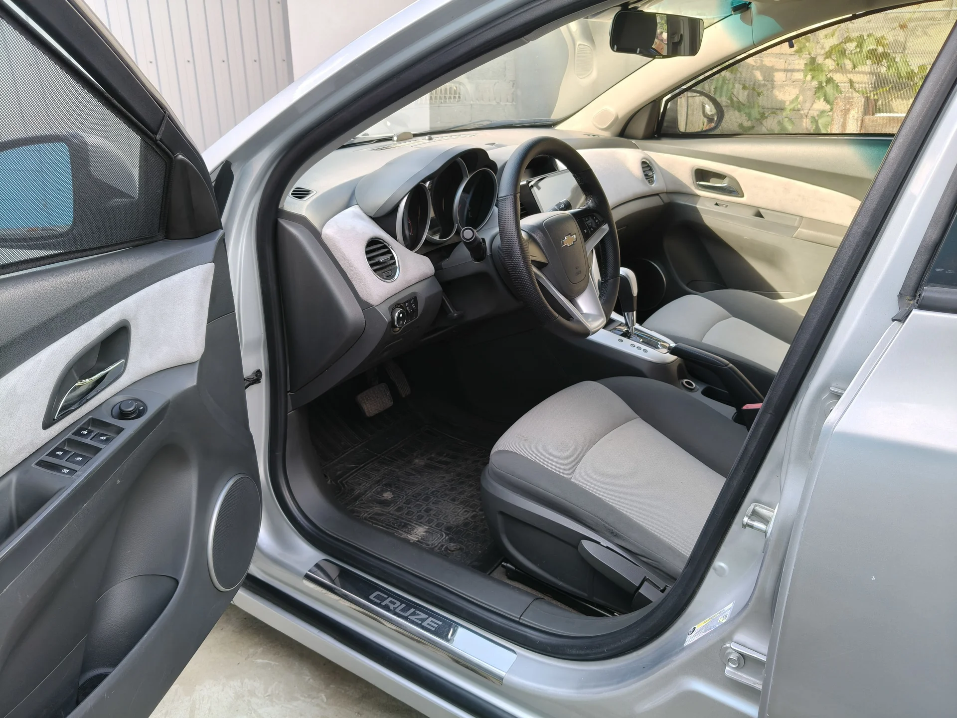 Автомобиль Chevrolet Cruze - миниатюра 4