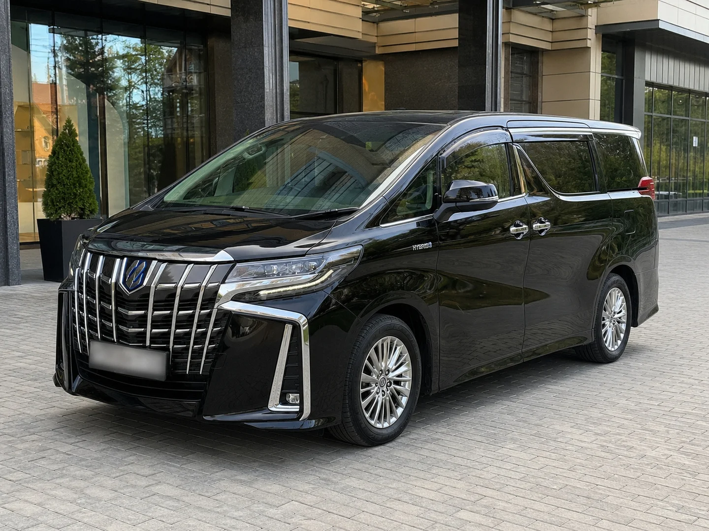 VIP трансфер Toyota Alphard 2021 - миниатюра 2