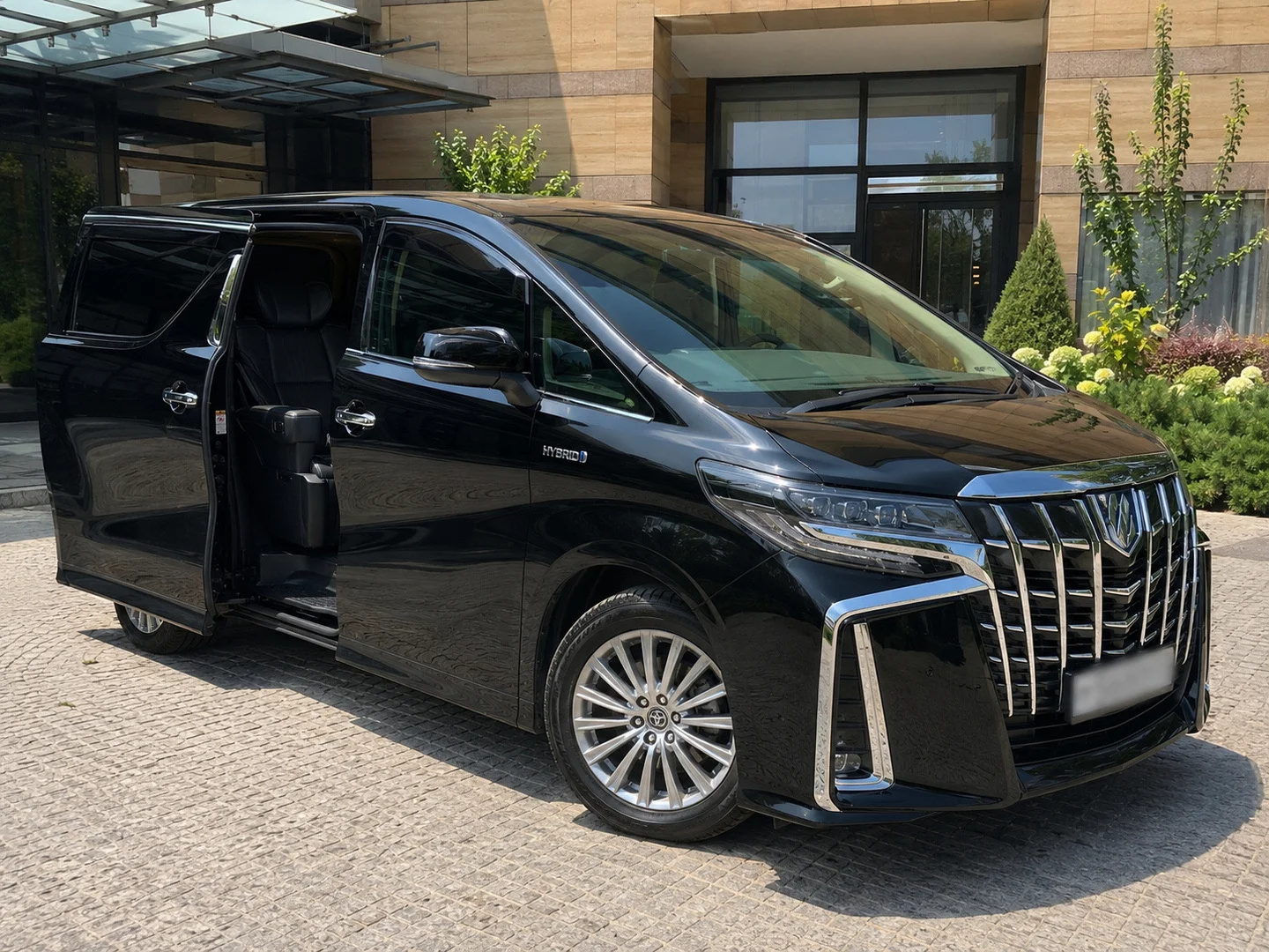 VIP трансфер Toyota Alphard 2021 - миниатюра 4
