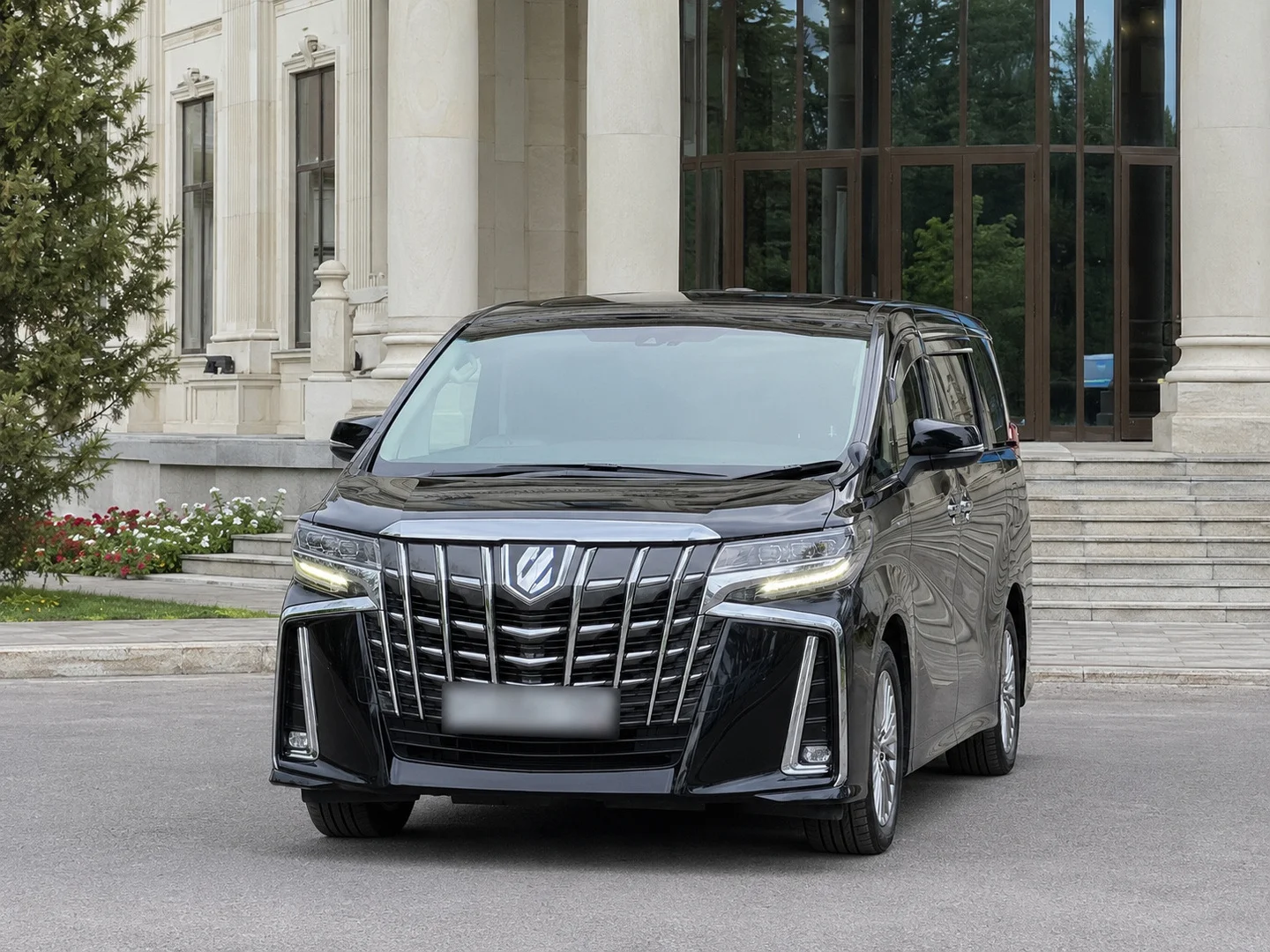 VIP трансфер Toyota Alphard 2021 - миниатюра 8