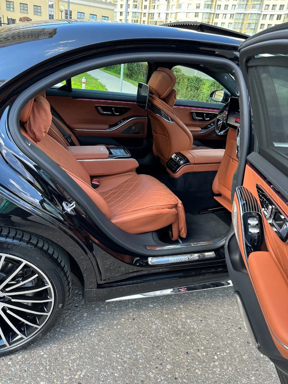 Майбах 223 с водителем (Maybach, S, V Class) - миниатюра 5