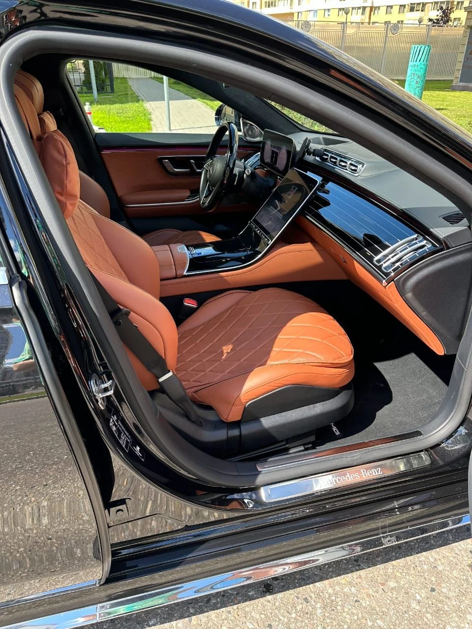 Майбах 223 с водителем (Maybach, S, V Class) - миниатюра 6