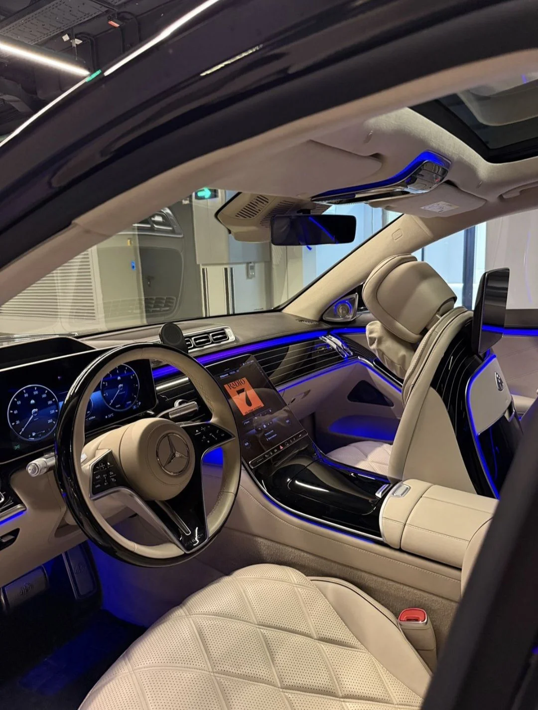 Майбах 223 с водителем (Maybach, S, V Class) - миниатюра 12