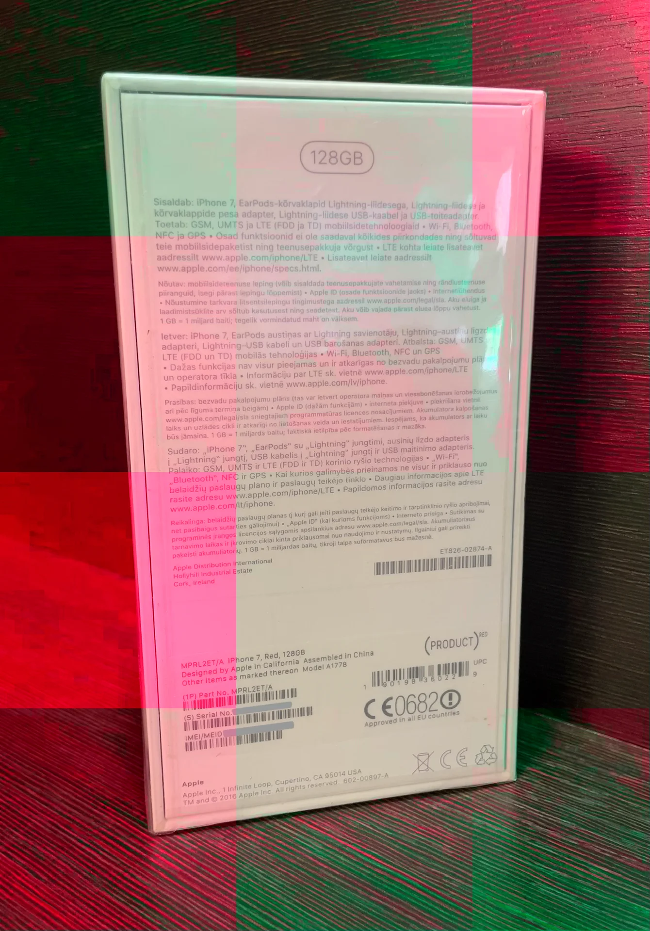 iPhone 7 128GB Product Red - миниатюра 4