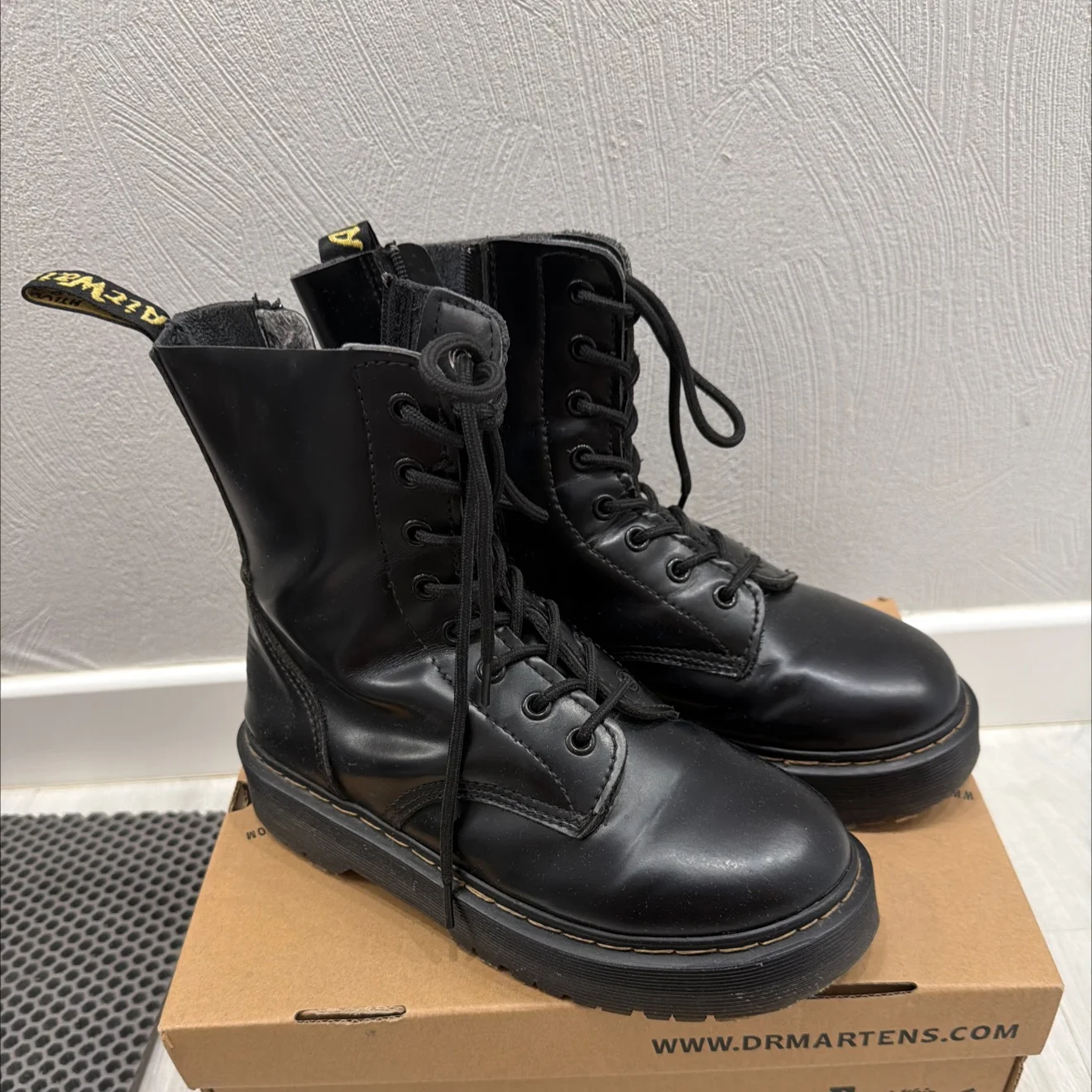 ботинки  Dr. Martens - миниатюра 3