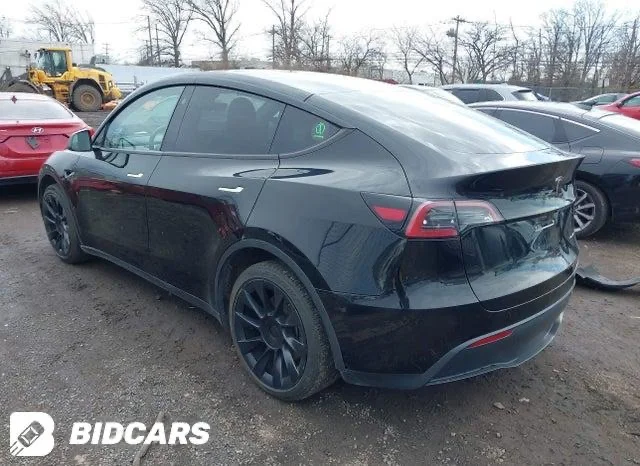Tesla Model Y 2023 по запчастям - миниатюра 2