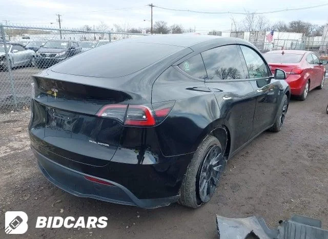 Tesla Model Y 2023 по запчастям - миниатюра 3