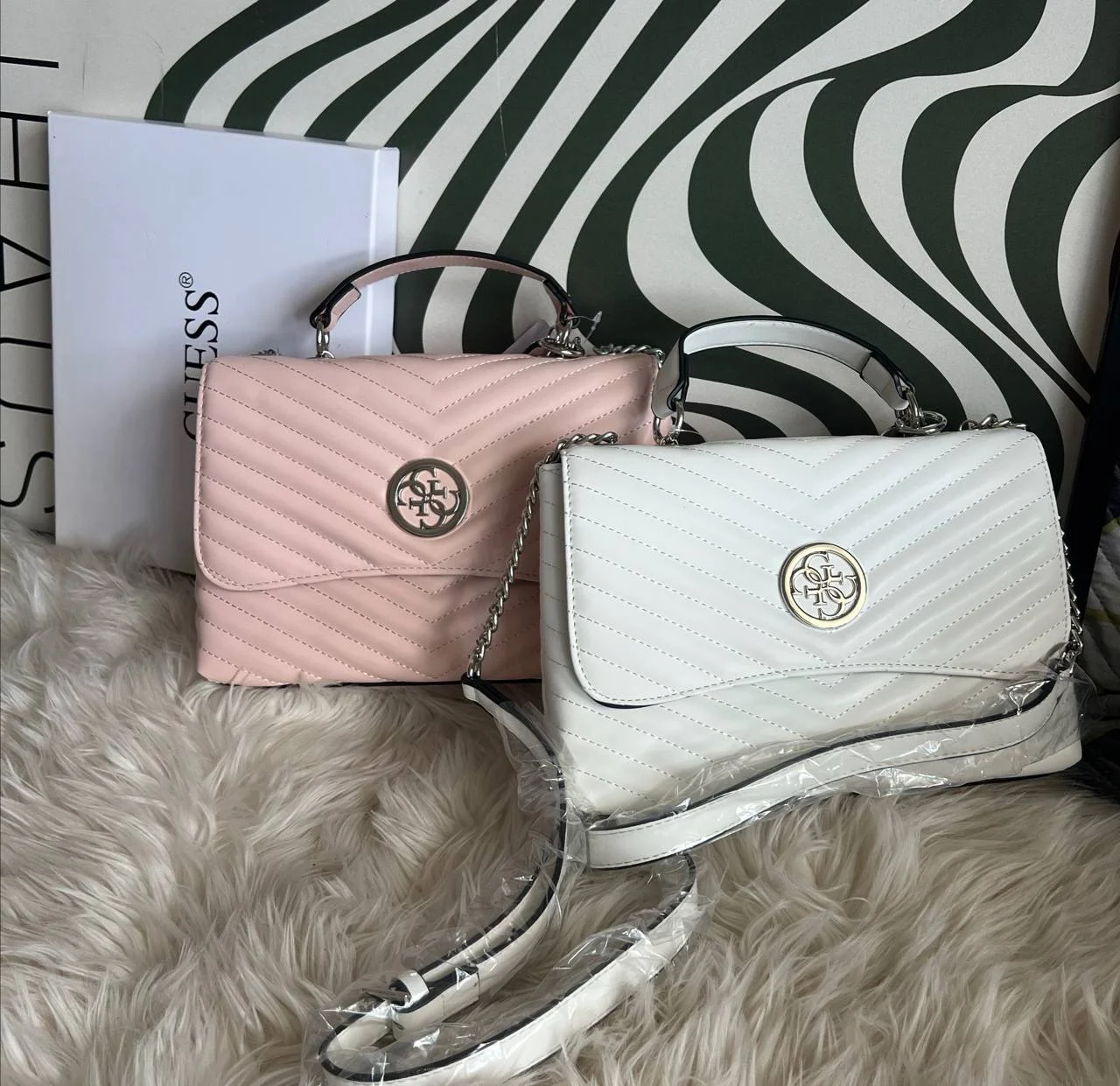 Сумка женская GUESS - изображение 1
