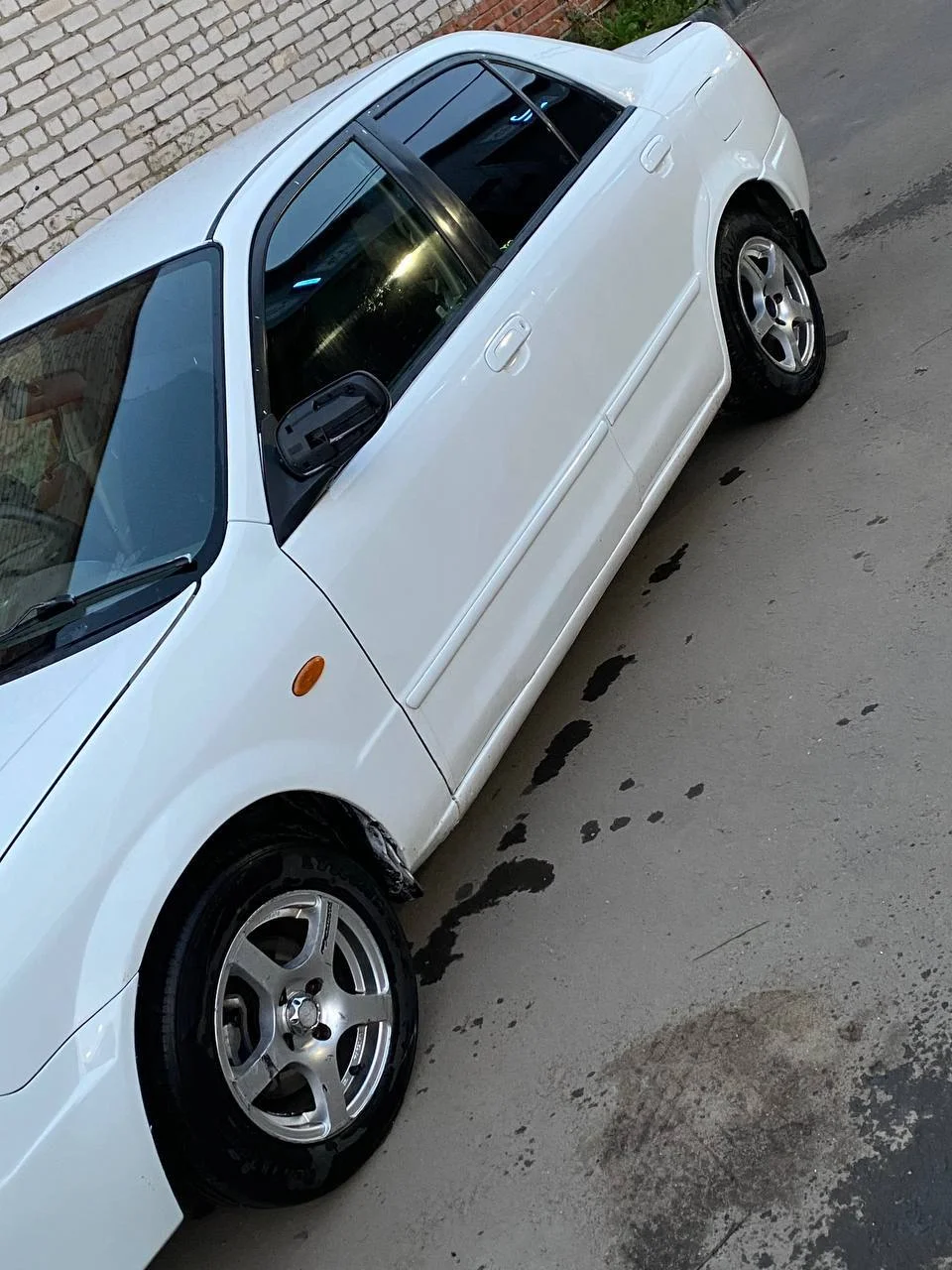 Mazda familia,323 - миниатюра 4