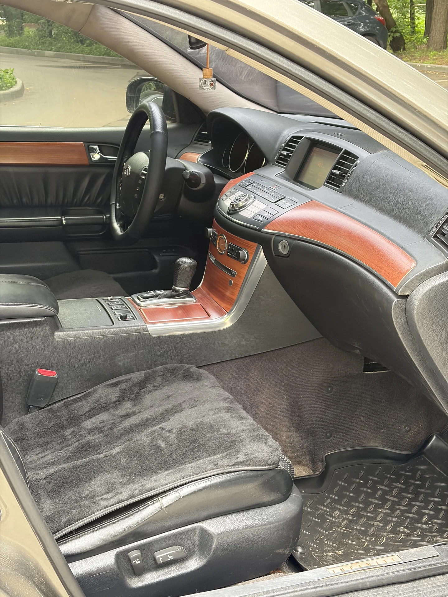 Infiniti M35 - миниатюра 9