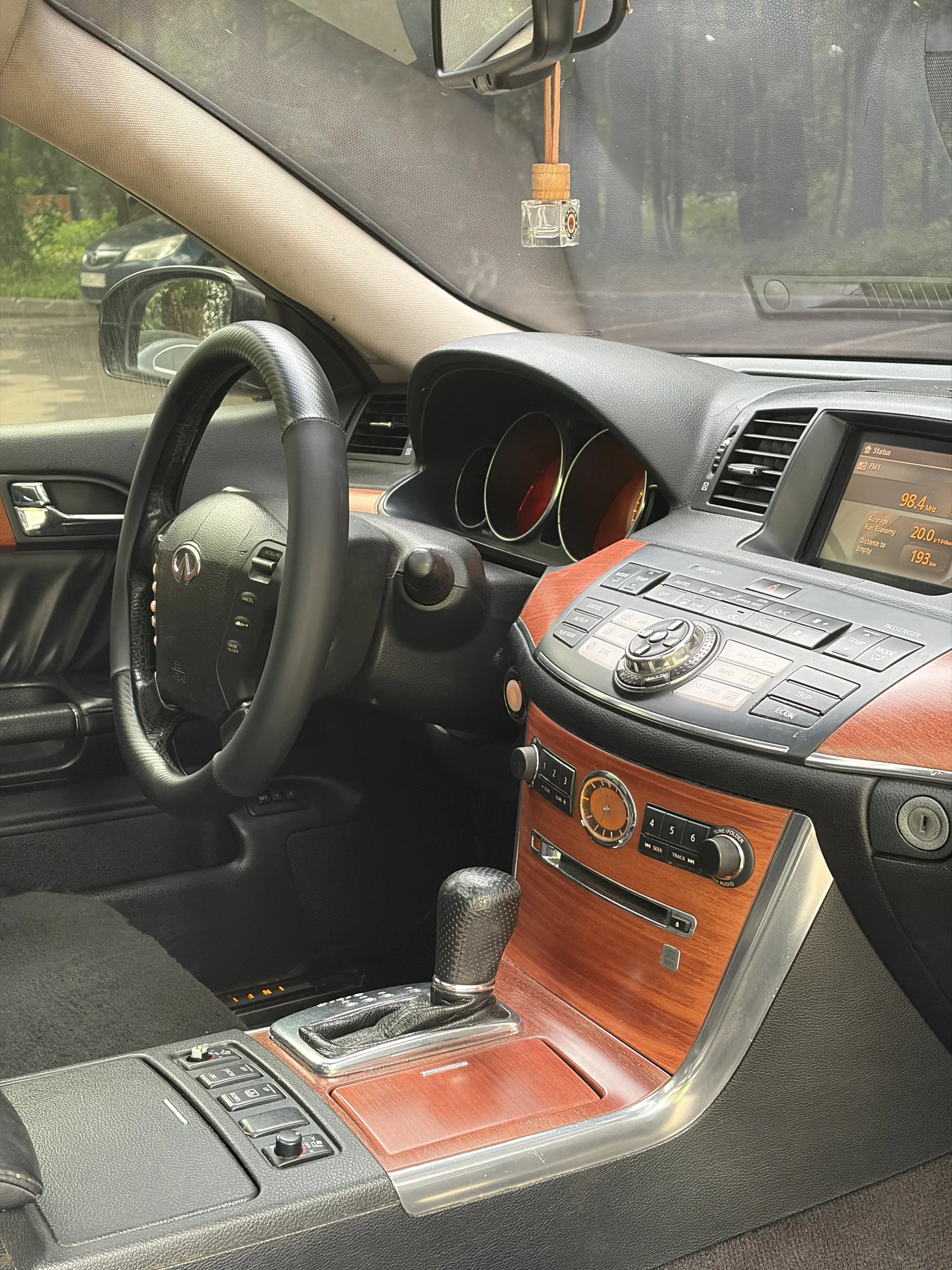 Infiniti M35 - миниатюра 10