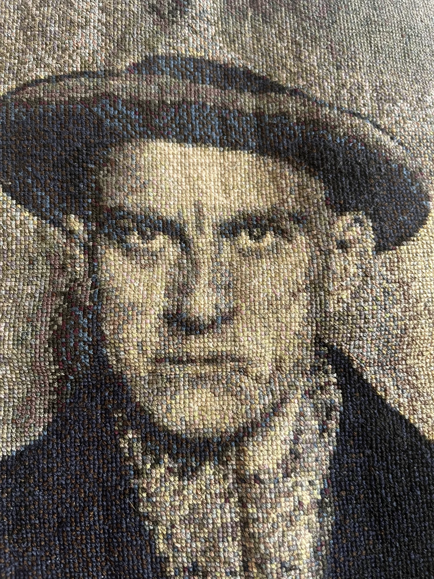 Вышивка В. В. Маяковский - миниатюра 3