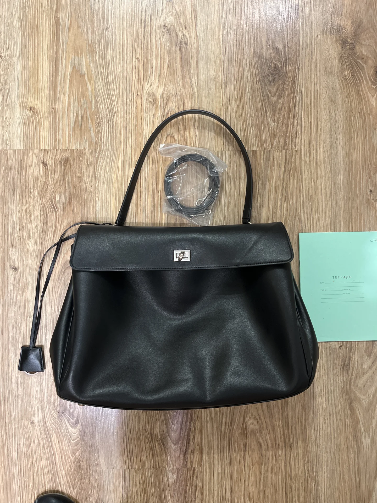 Сумка в стиле Balenciaga - изображение 1