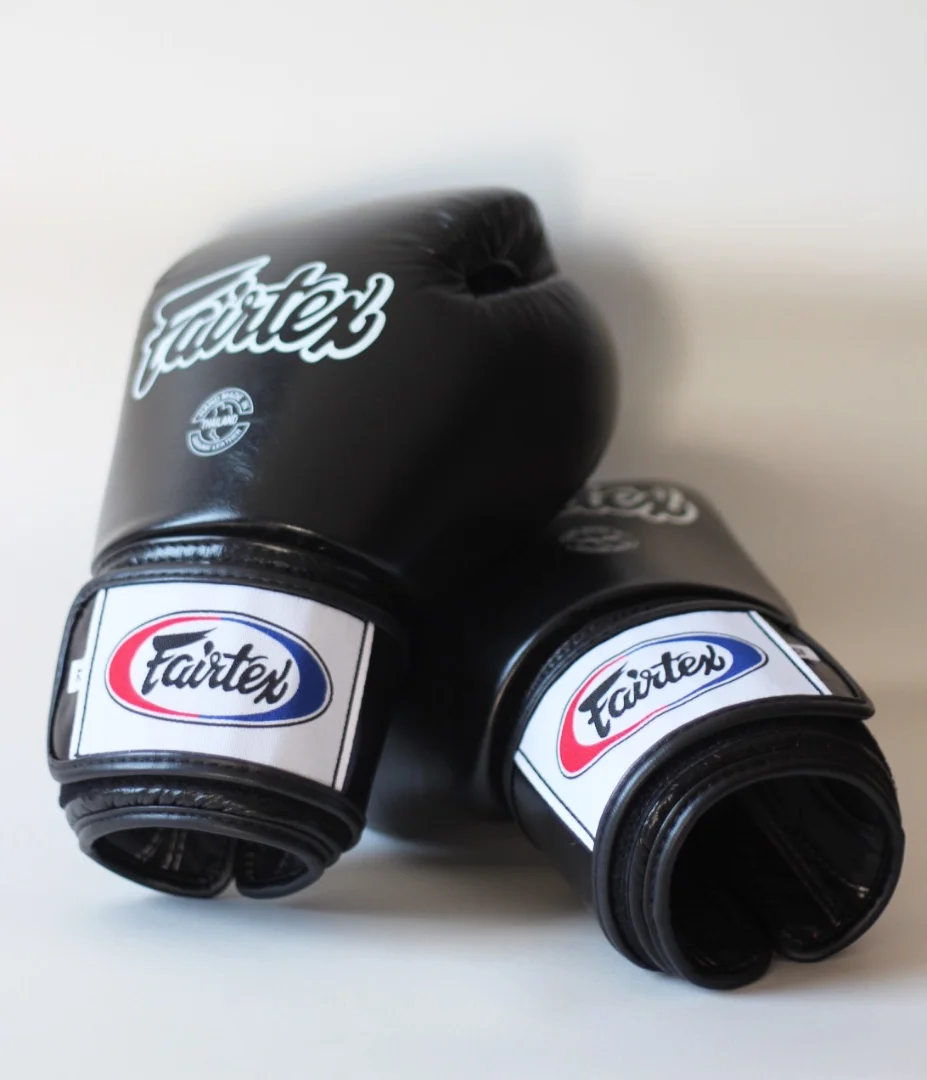 Боксерские перчатки Fairtex BGV1 12 oz черные - миниатюра 2
