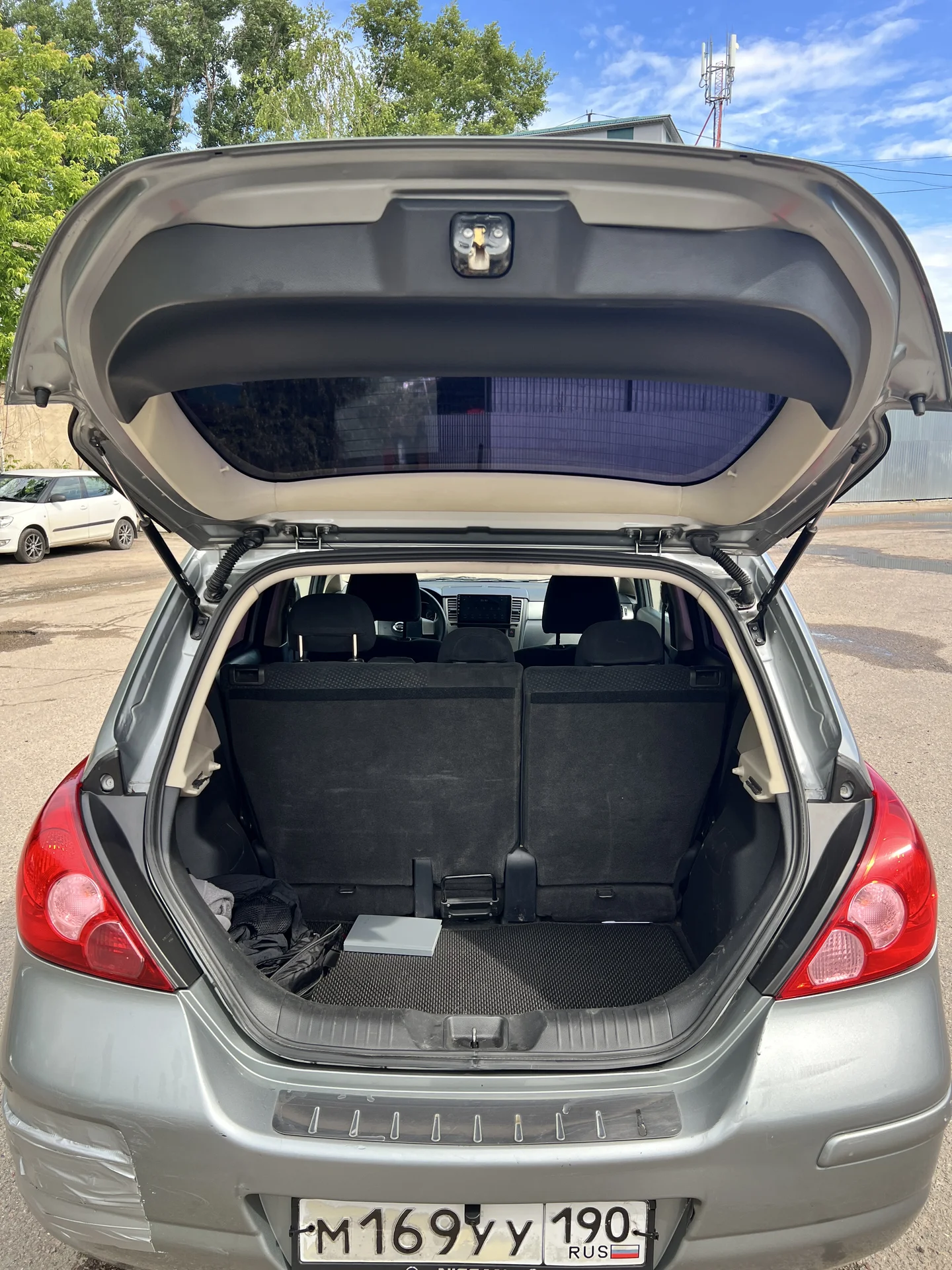 Nissan Tiida - миниатюра 5