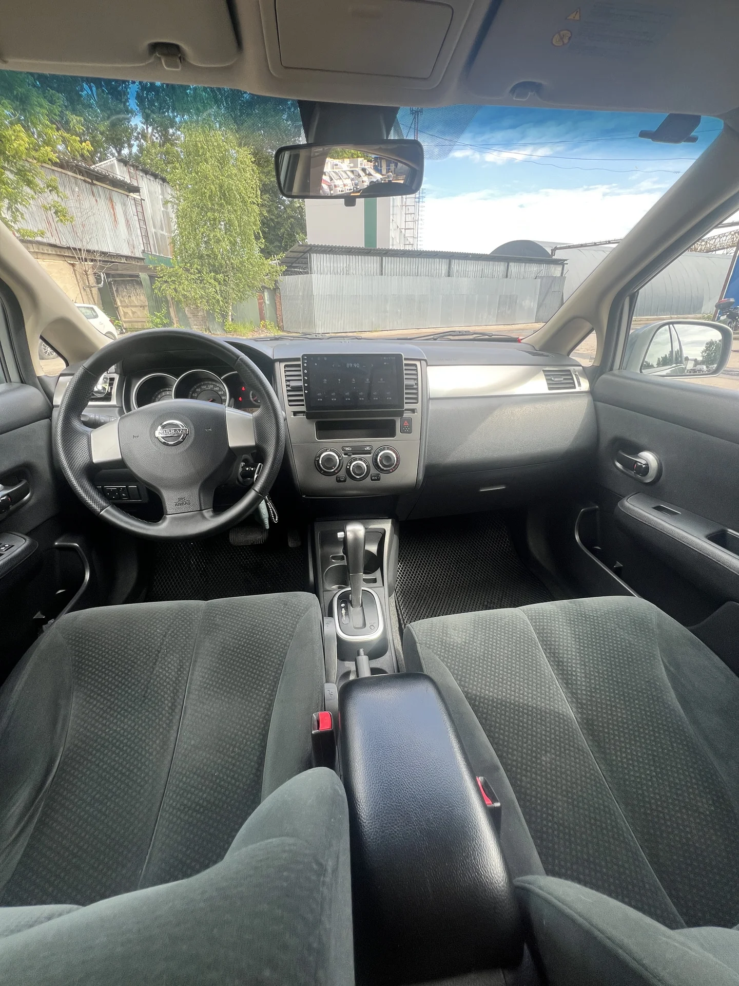 Nissan Tiida - миниатюра 8
