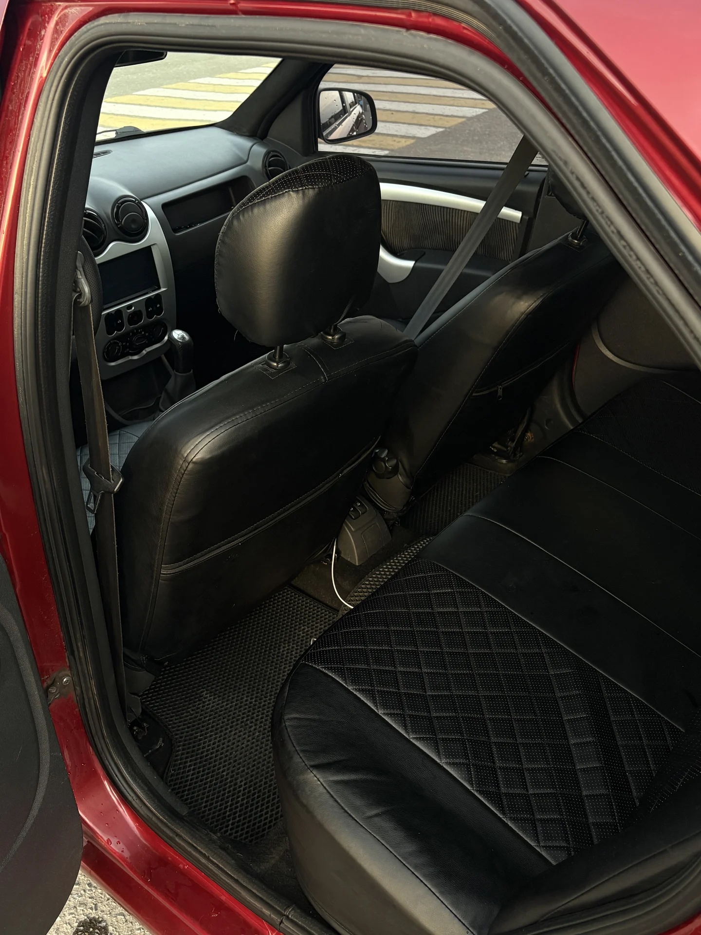 Renault Logan 2013г с кондеем - миниатюра 10