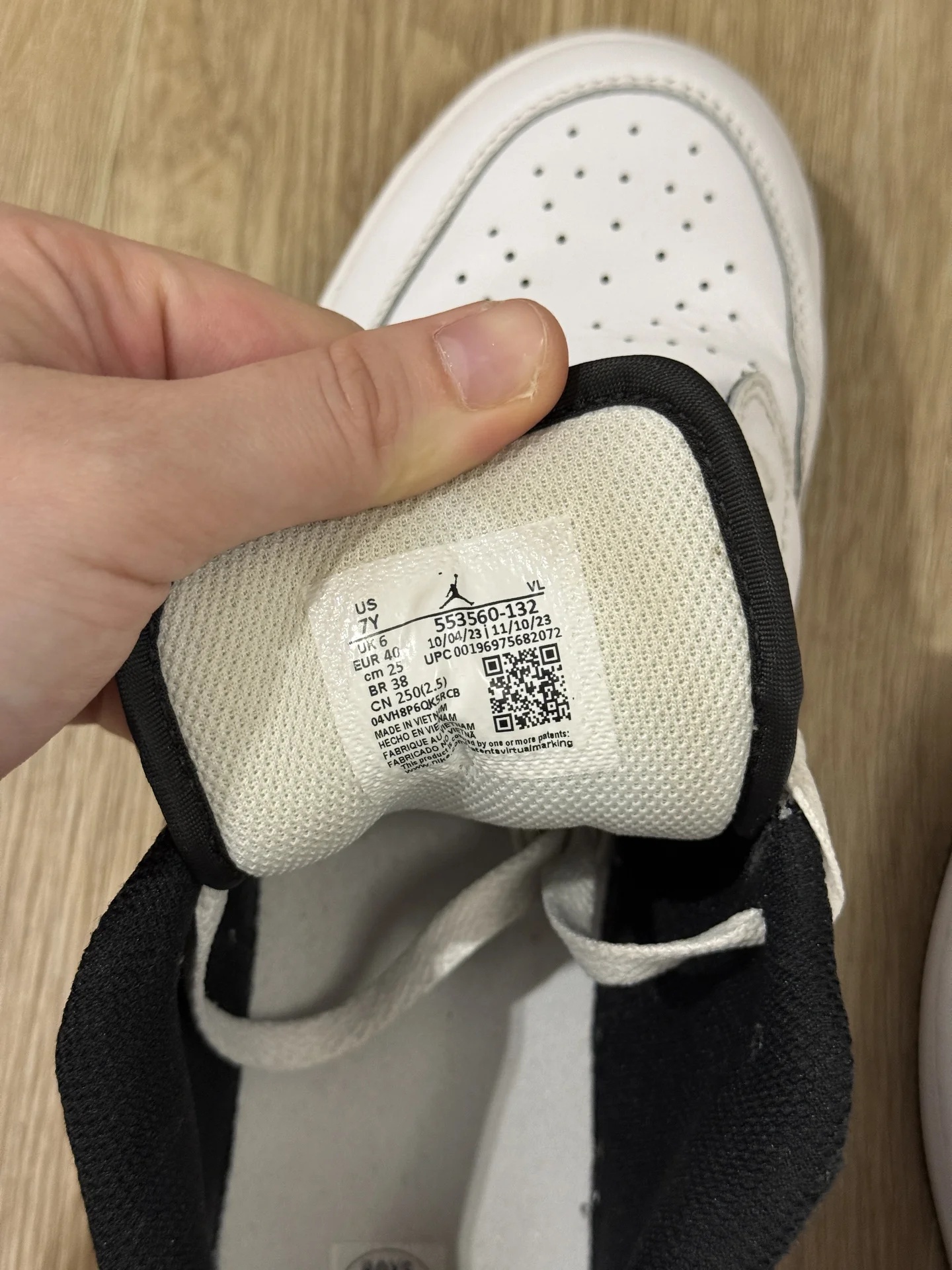 Кроссовки Nike Air jordan (размер 40) - миниатюра 8