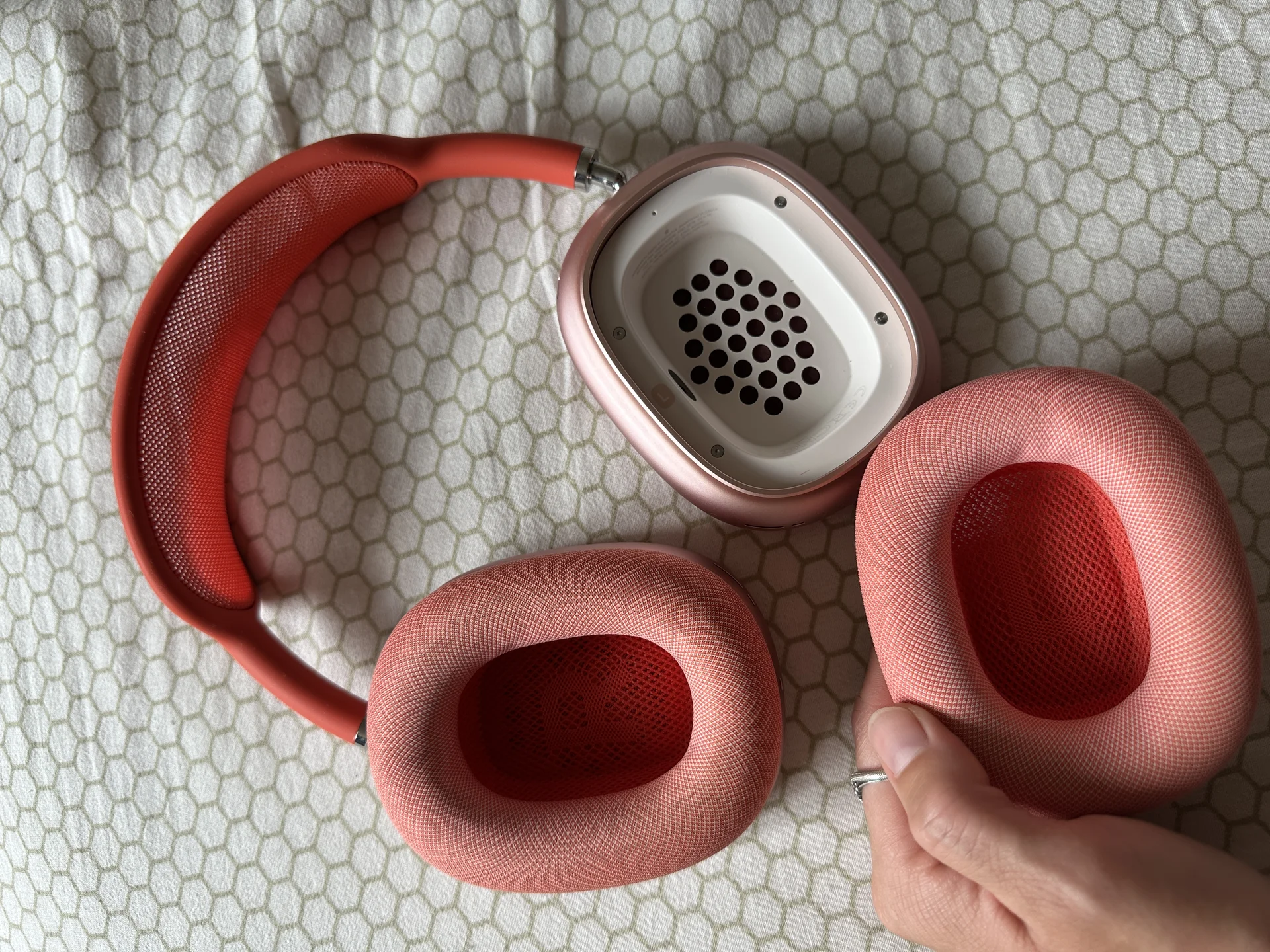 Беспроводные наушники Apple AirPods Max, розовый - миниатюра 2