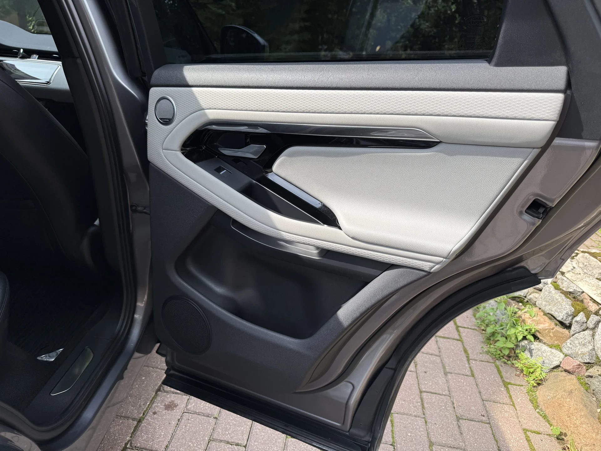 Range Rover Evoque - миниатюра 17