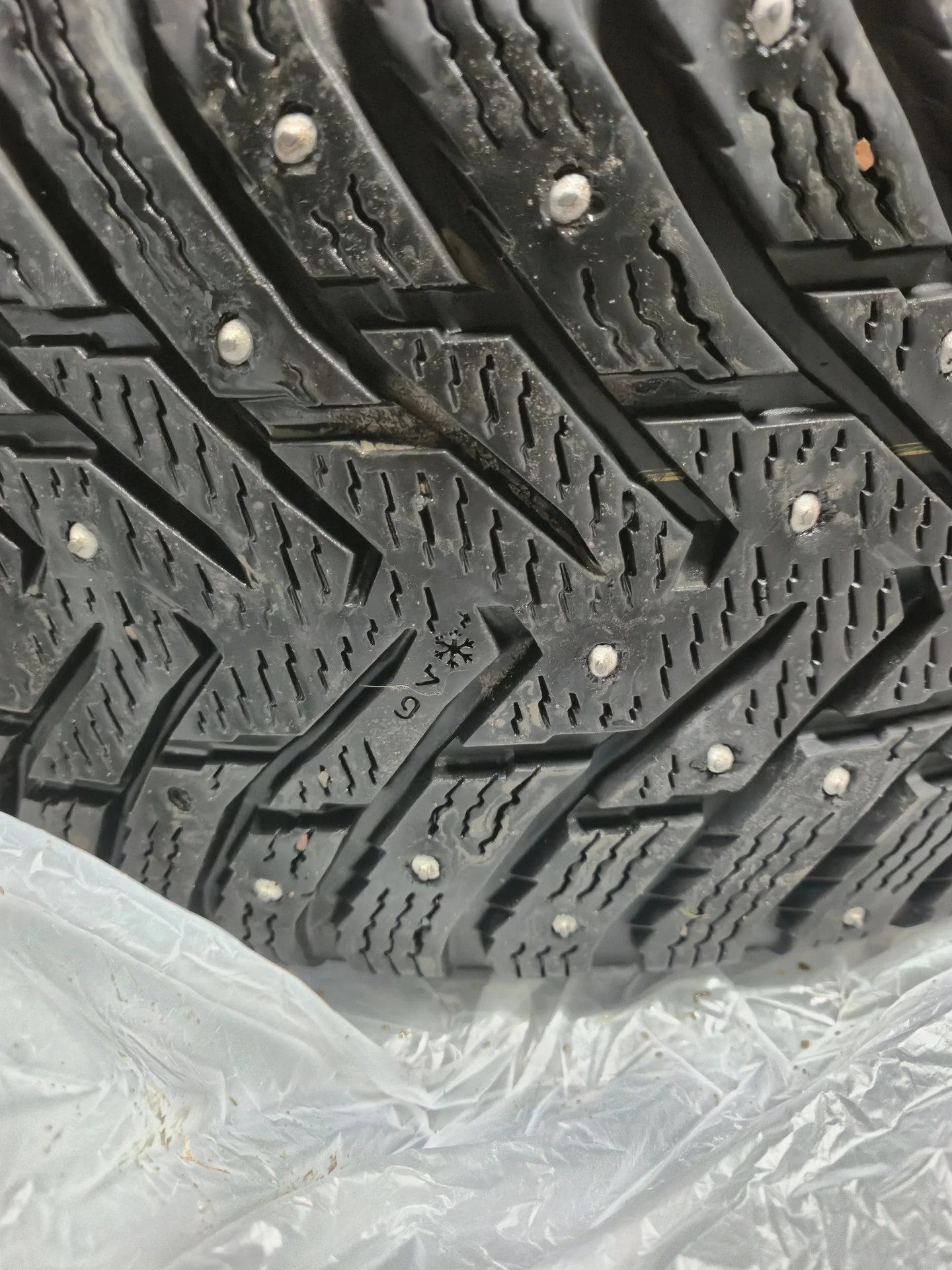 Продам зимние шины Nokian Hakkapeliitta 8 - миниатюра 2