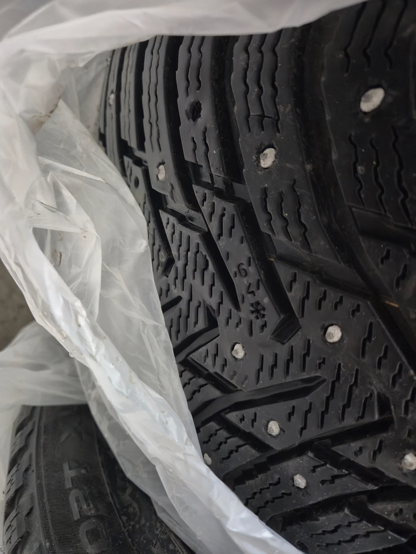 Продам зимние шины Nokian Hakkapeliitta 8 - миниатюра 5