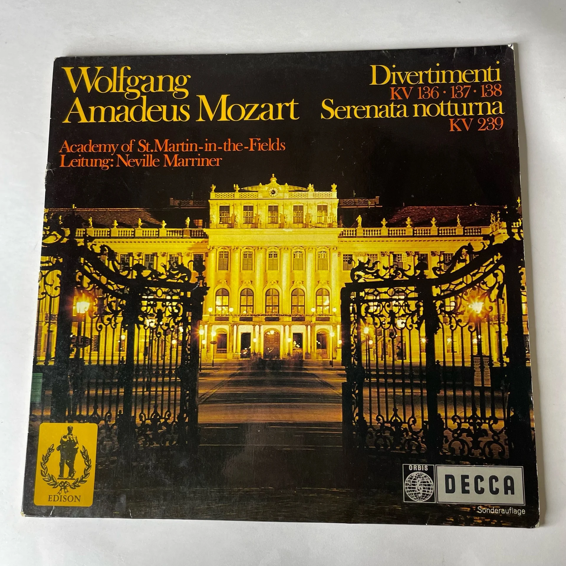 Винтажная виниловая пластинка LP W. A. Mozart, В. А. Моцарт, The Academy Of St. Martin in the Fields, Sir Neville Marriner, Divertimenti KV 136 137 138 Serenata notturna KV 239 (Германия 1978)